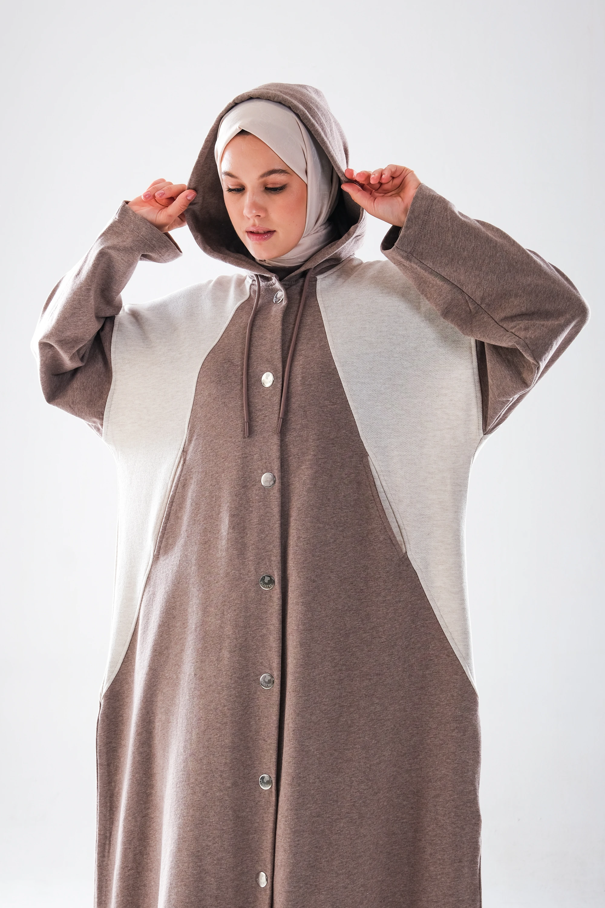 2275_Kadın Spor Oversize Kapüşonlu Çıtçıtlı 3 İplik Uzun Kap – Mevsimlik Tesettür Pardesü