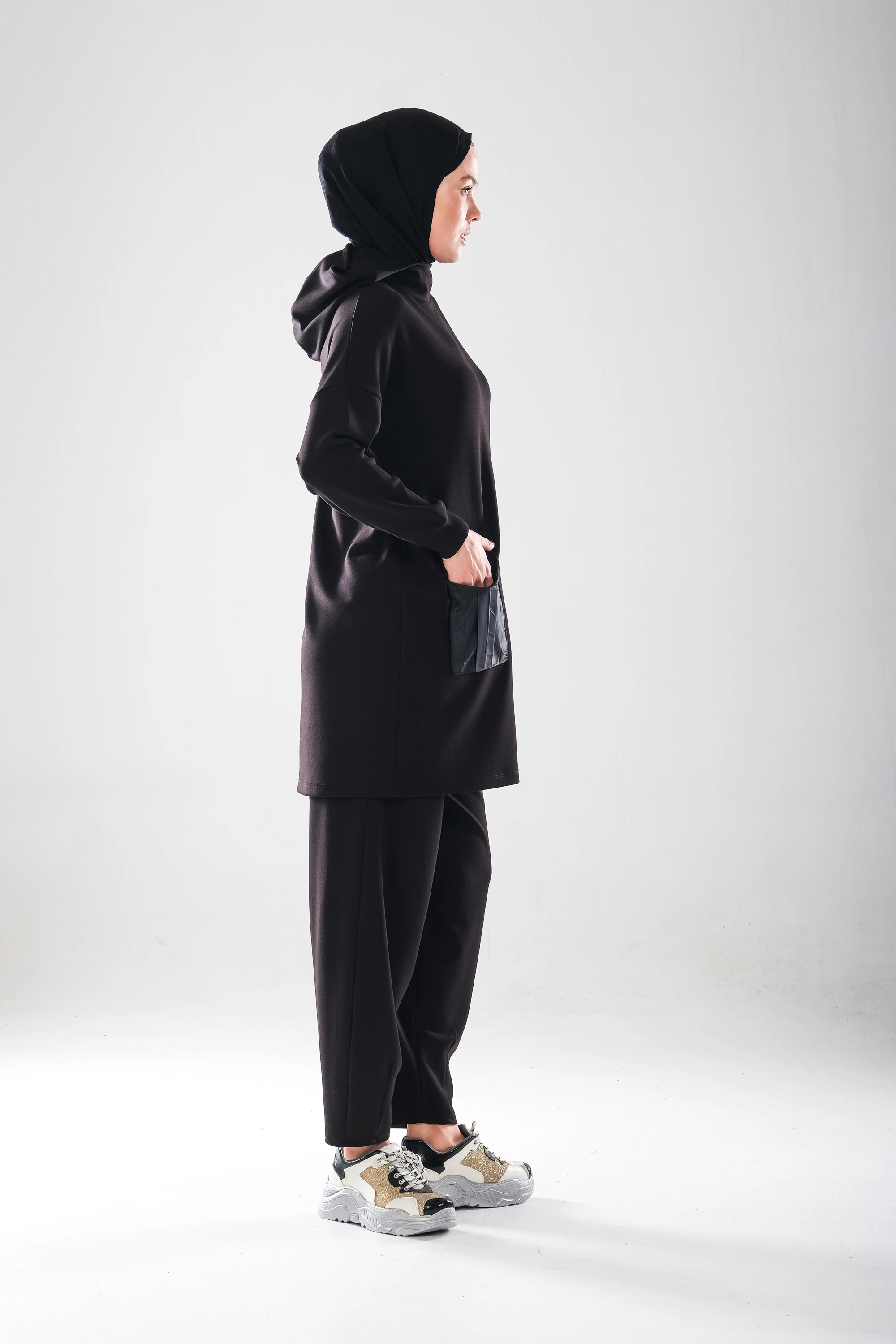 2286_Kadın Kapüşonlu Körüklü Cepli D Tokalı 2'li Takım – Pensli Harem Pantolonlu Tesettür Spor Takım