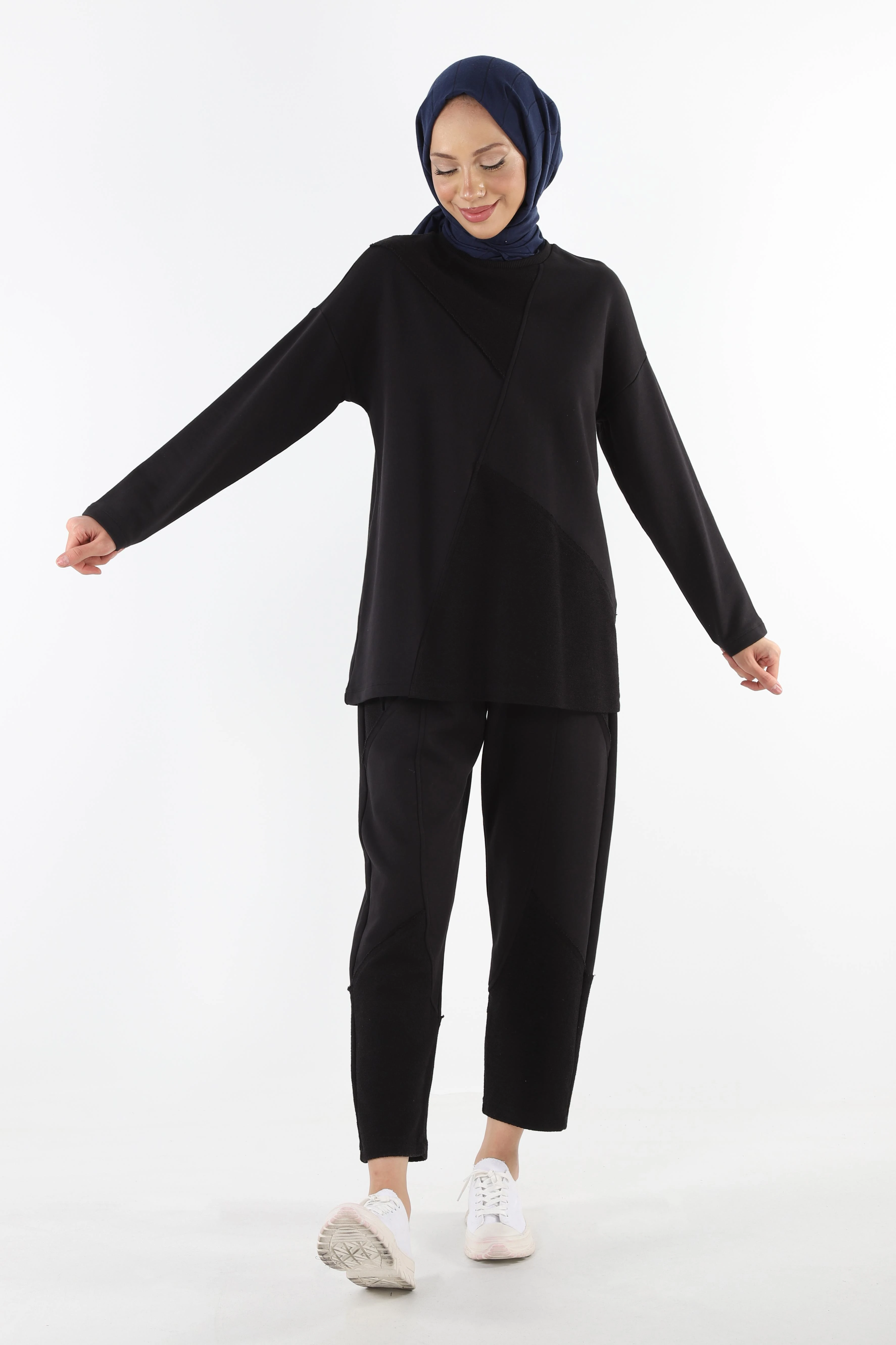 2228_Dikiş Detaylı Oversize Eşofman Tesettür Takım