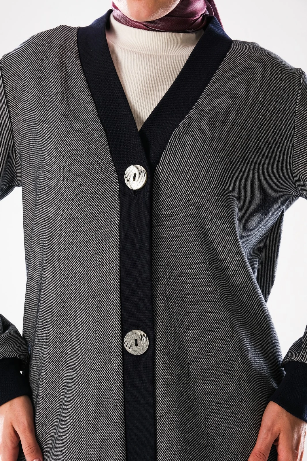 2294_Kadın Büyük Düğme Detaylı, Tesettür Tunik boy Hırka- Dört Mevsim, Diyagonel, Ottoman, Lacivert