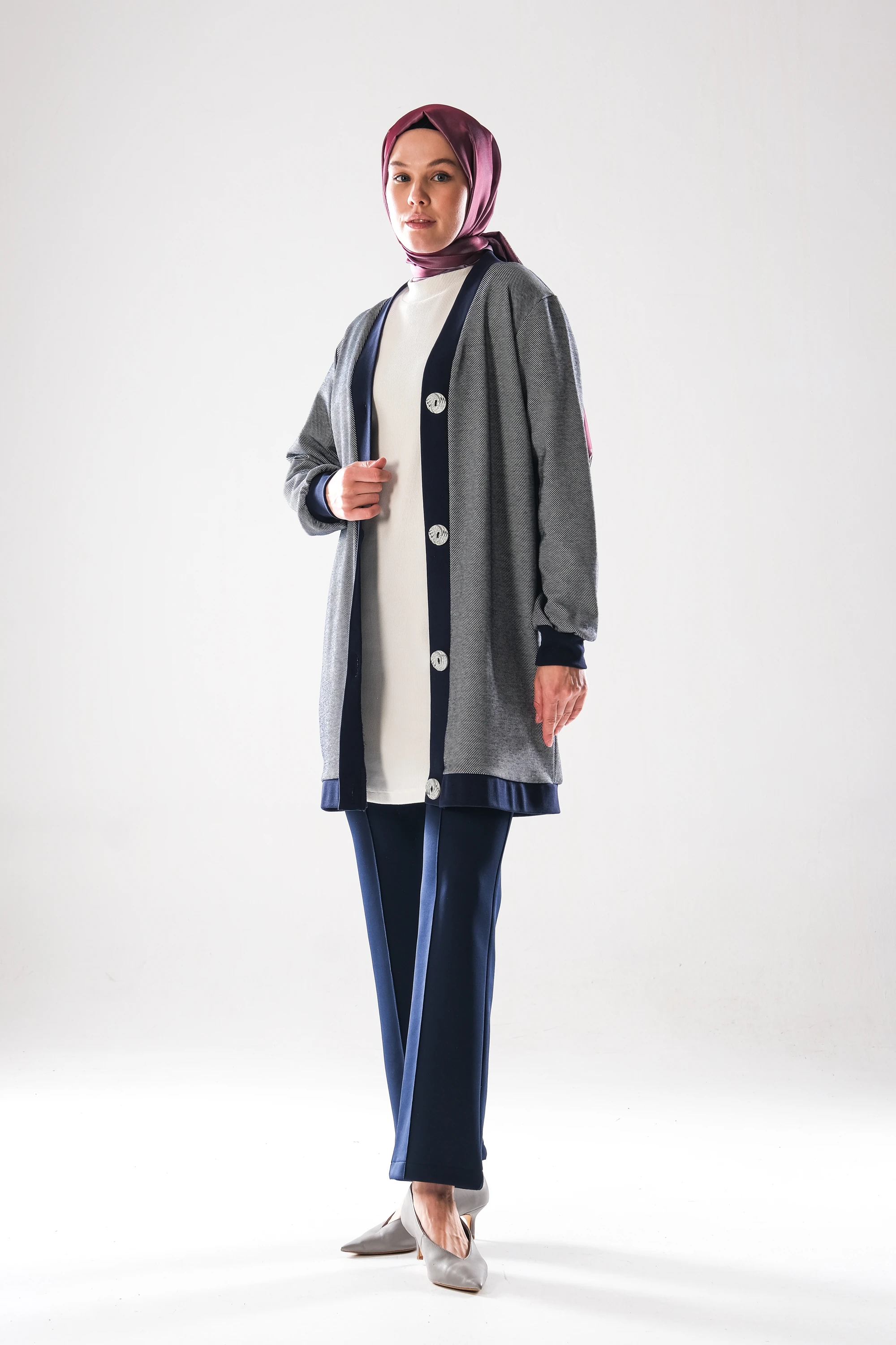 2294_Kadın Büyük Düğme Detaylı, Tesettür Tunik boy Hırka- Dört Mevsim, Diyagonel, Ottoman, Lacivert