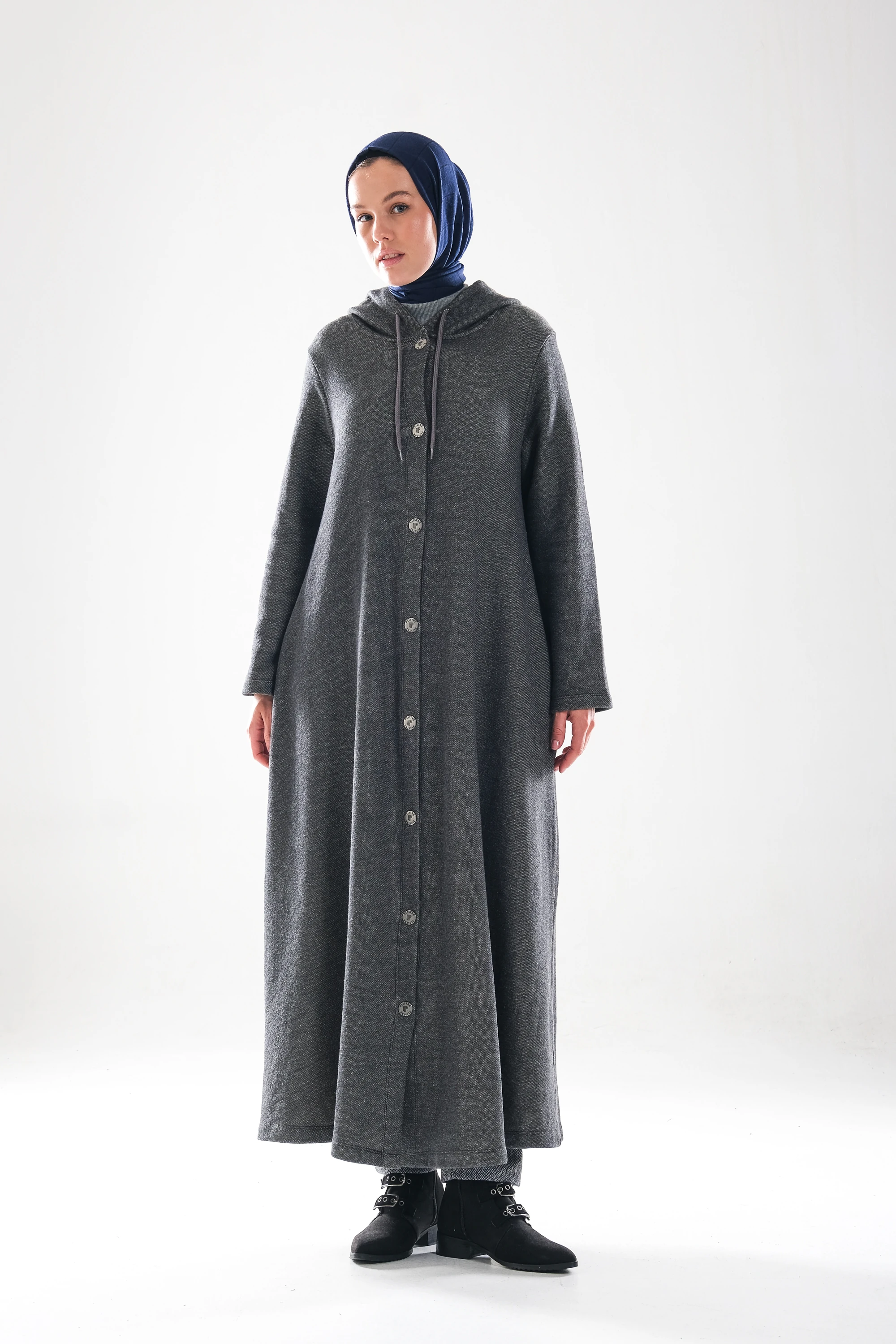 2276_Kadın Antrasit Melanj Kapüşonlu Çıtçıtlı 3 İplik Uzun Kap – Cepli Mevsimlik Tesettür Dış Giyim