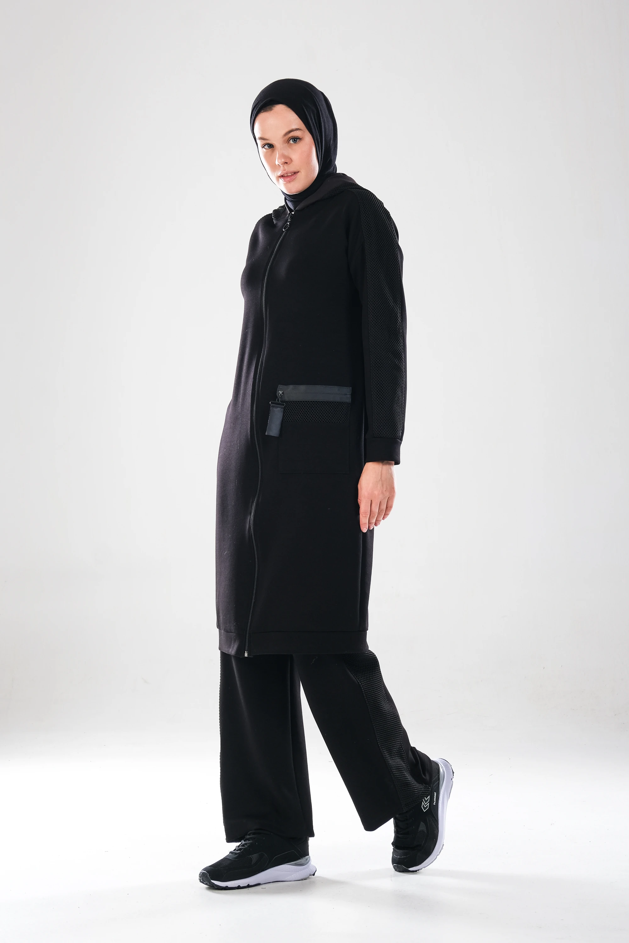 2282_Kadın File Detaylı Kapüşonlu Fermuarlı Tesettür Kap-Boru Paça Pantolon 2'li Spor Takım, Siyah