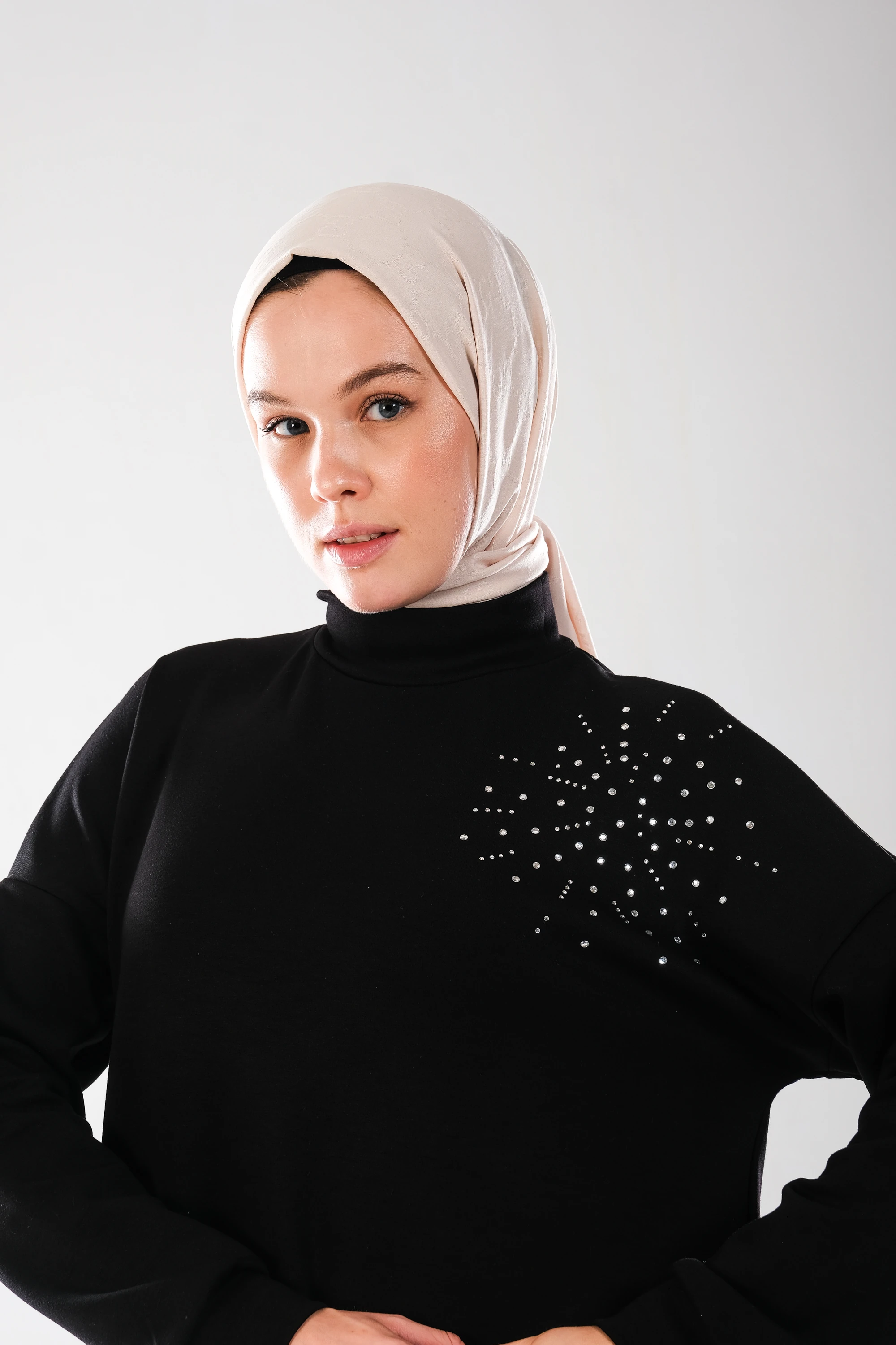 2296_KadınTaş Baskılı Yırtmaçlı Dik Yakalı Tunik