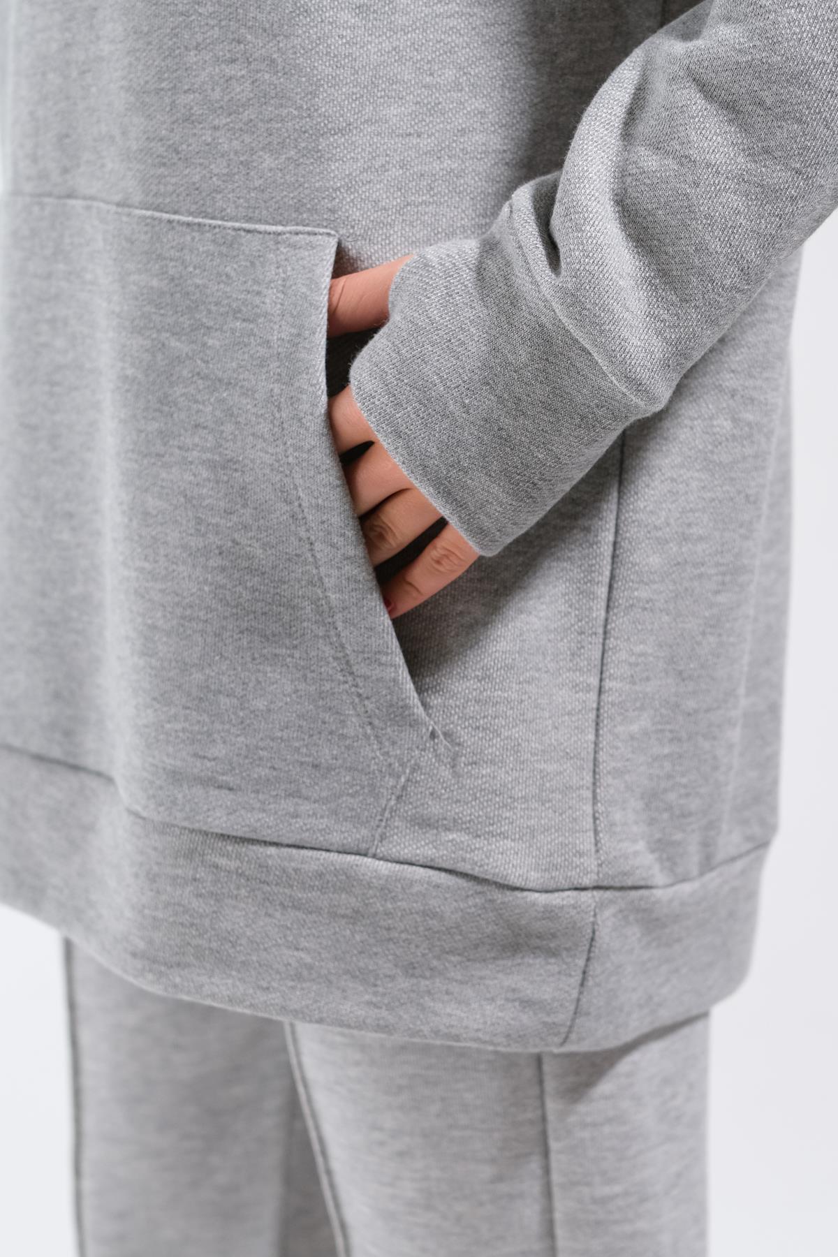 1596_Plistre Nakışlı Oversize Tesettür Sweatshirt Uzun ve Büyük Kalıp