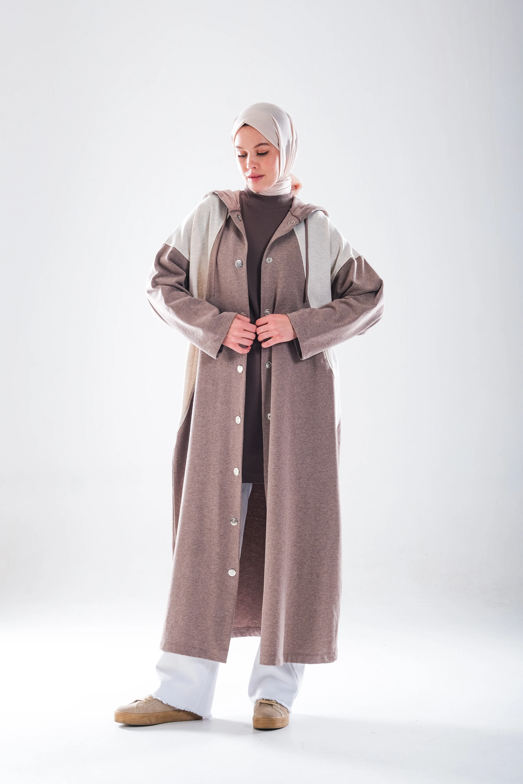 2275_Kadın Spor Oversize Kapüşonlu Çıtçıtlı 3 İplik Uzun Kap – Mevsimlik Tesettür Pardesü