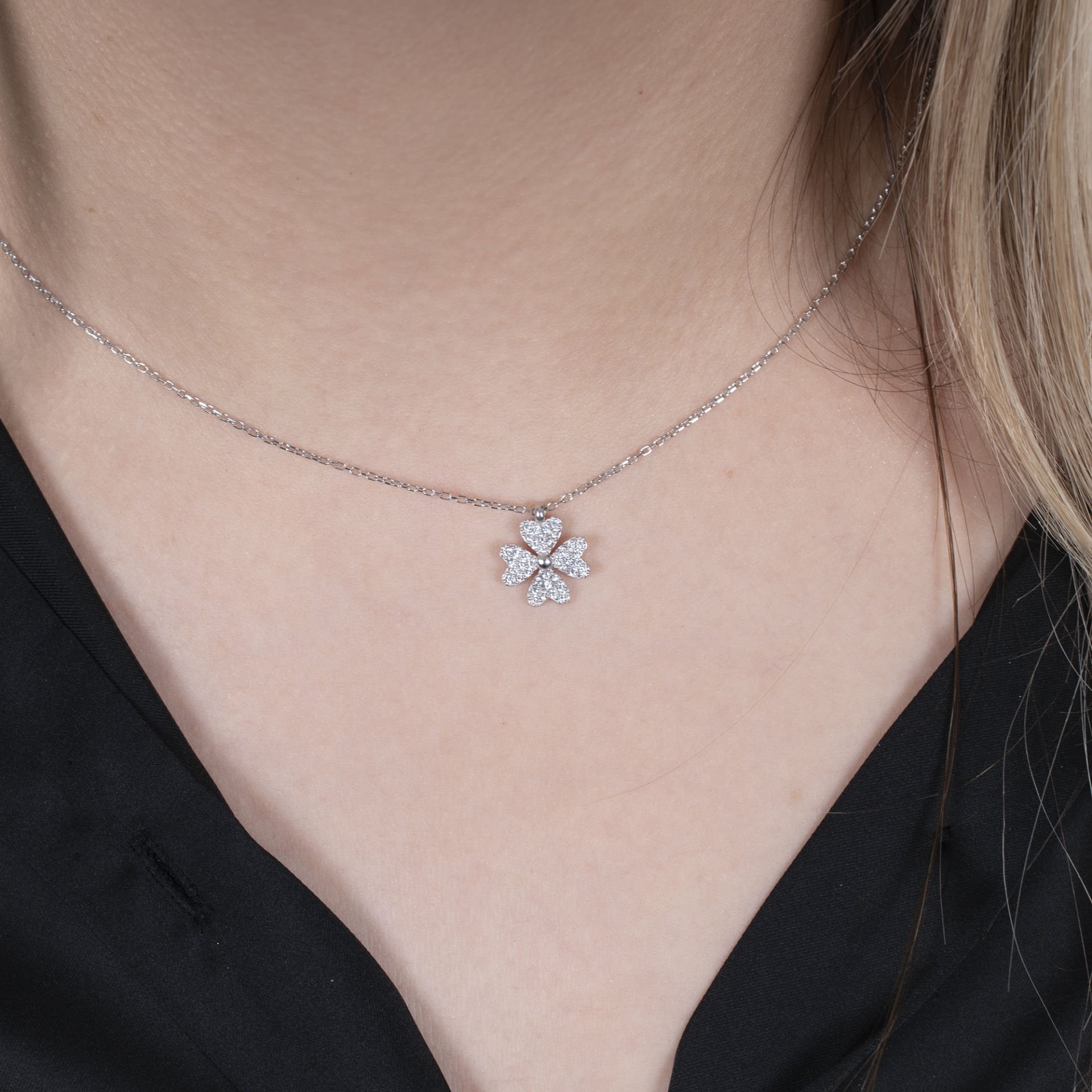 Nur Silver Beyaz Yonca Gümüş Kolye NUR-KY03183