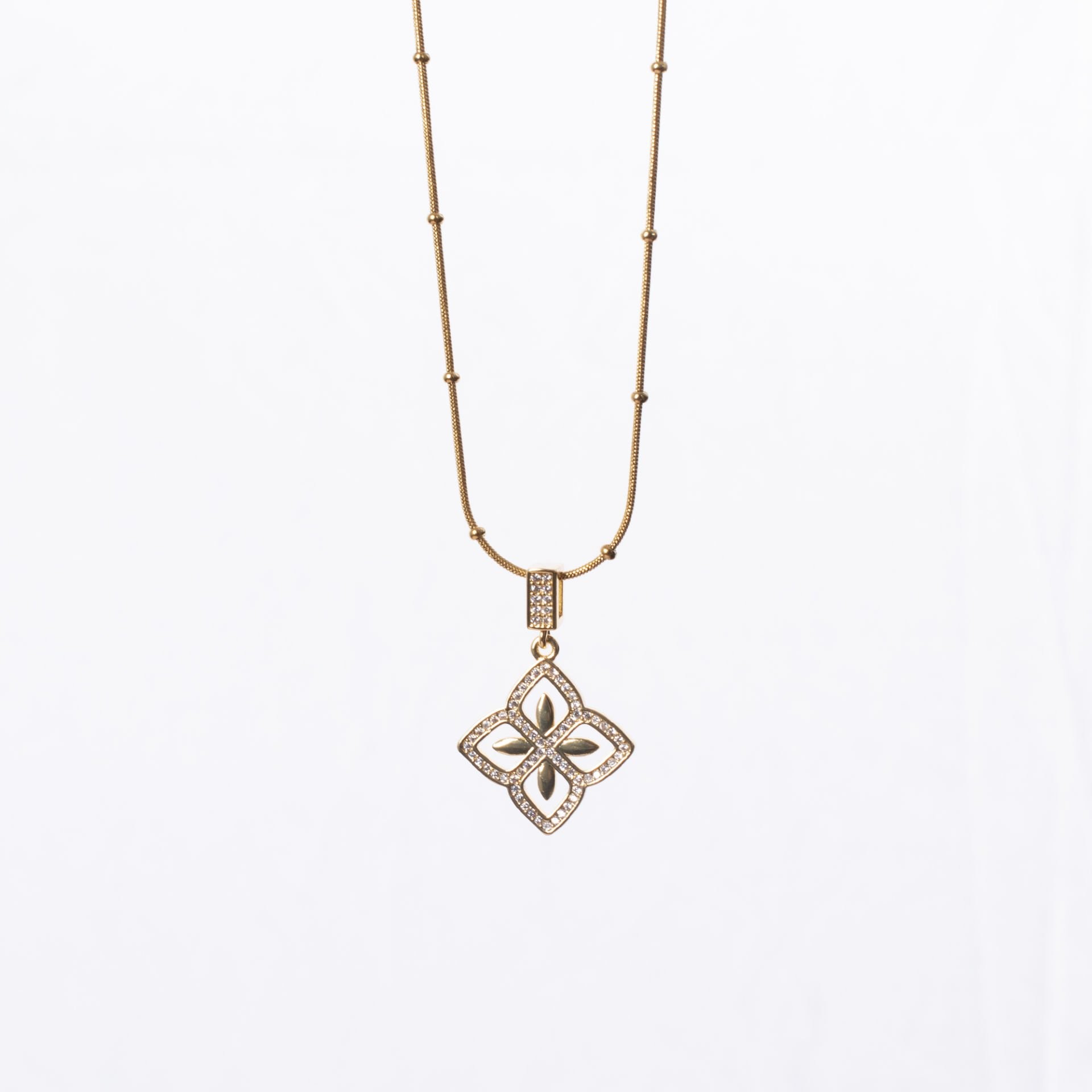 Nur Silver Taşlı Markiz Gold Çelik Kolye NUR-CL00338