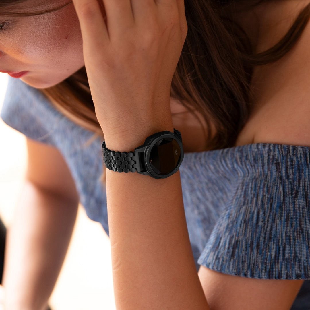UPWATCH ICONIC BLACK ONE SET WITH SWAN TOPAZ 1739