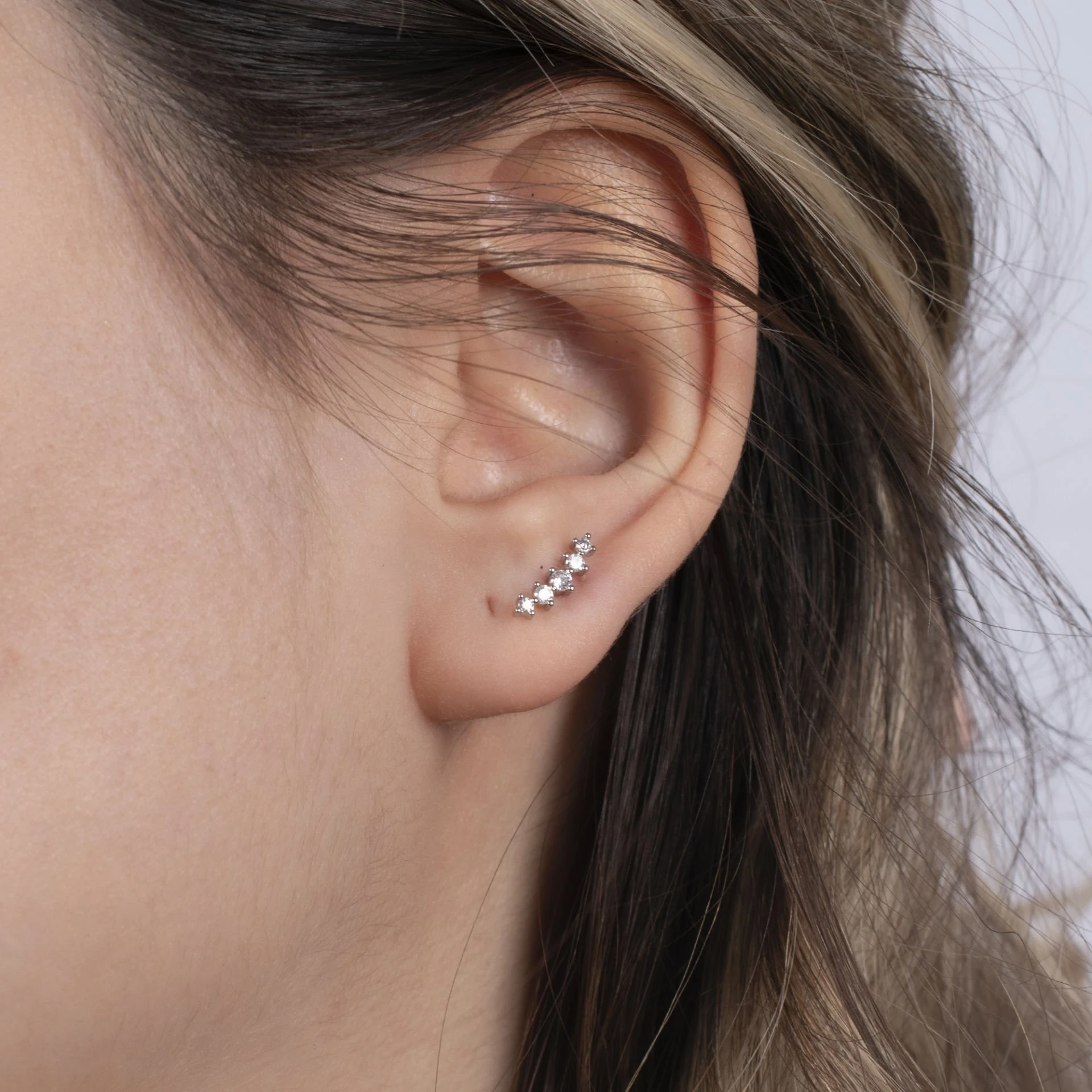 Nur Silver Taşlı Çelik Tragus Küpe NUR-KE03317