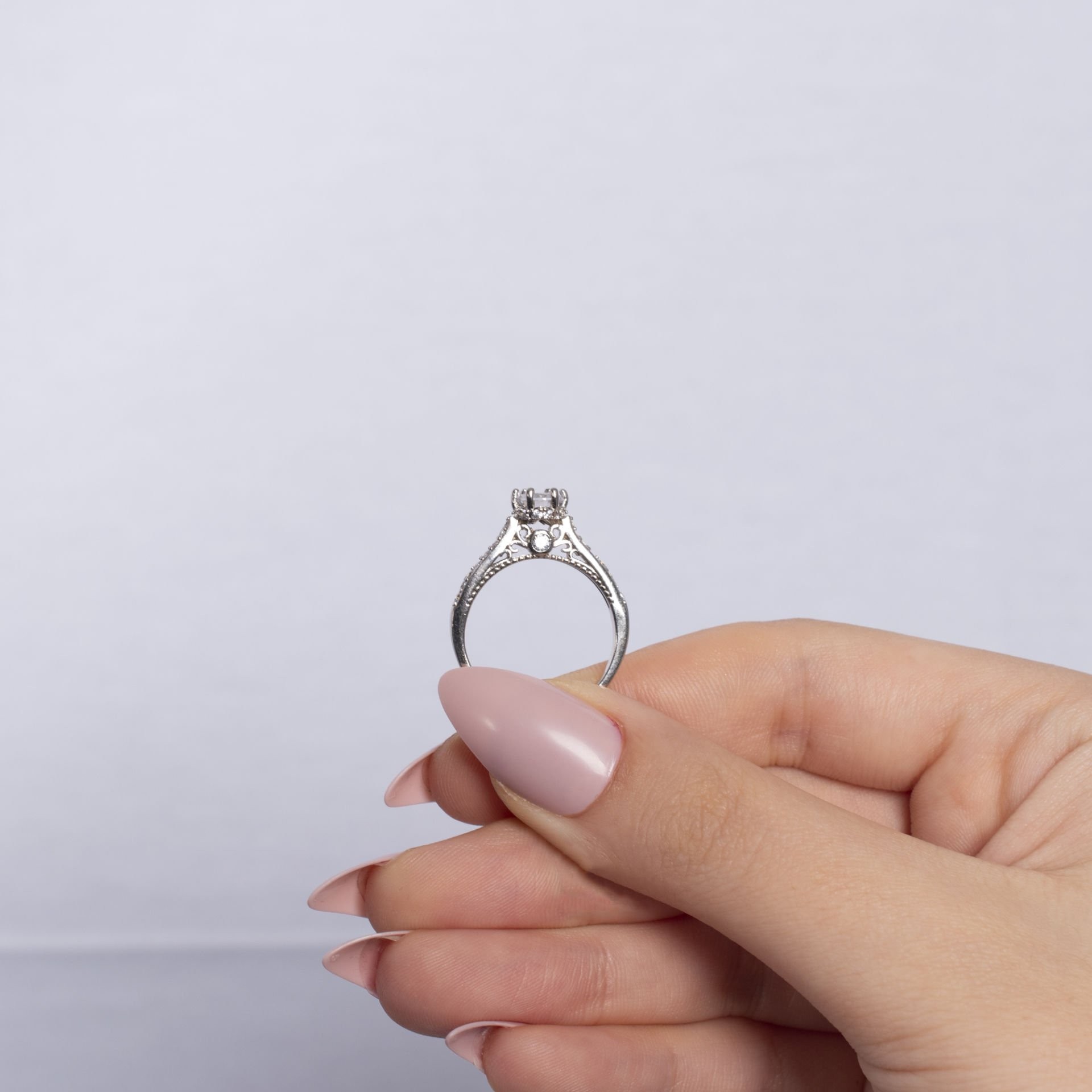 Nur Silver İşlemeli Tektaş Gümüş Yüzük NUR-YK00269