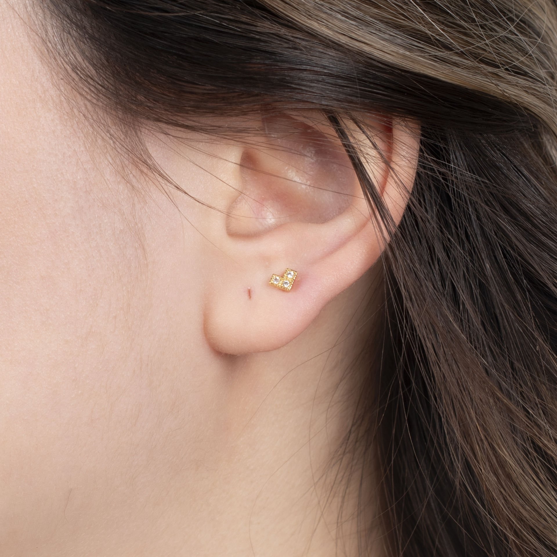 Nur Silver Taşlı Çelik Tragus Küpe NUR-KE03250
