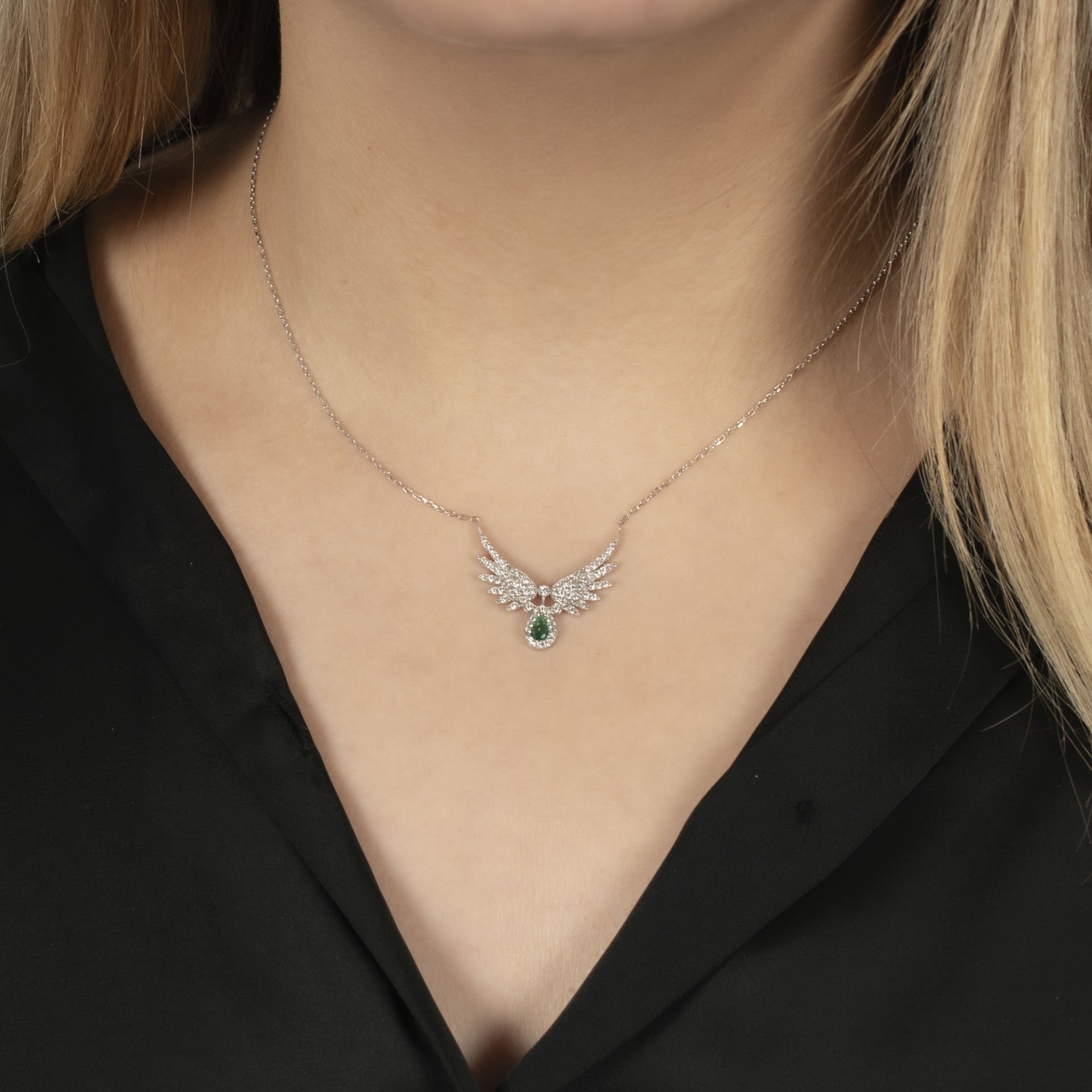 Nur Silver Yeşil Zümrüt Damla Taşlı Melek Kanatlı Gümüş Kolye NUR-KY03157