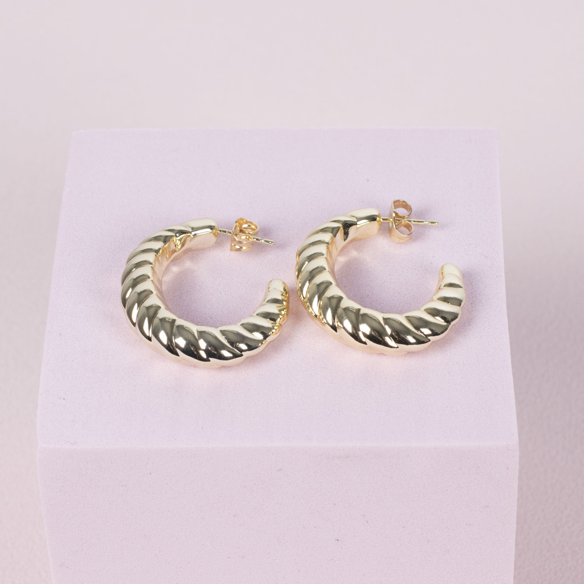 Nur Silver Burgu Çelik Küpe NUR-CP00265