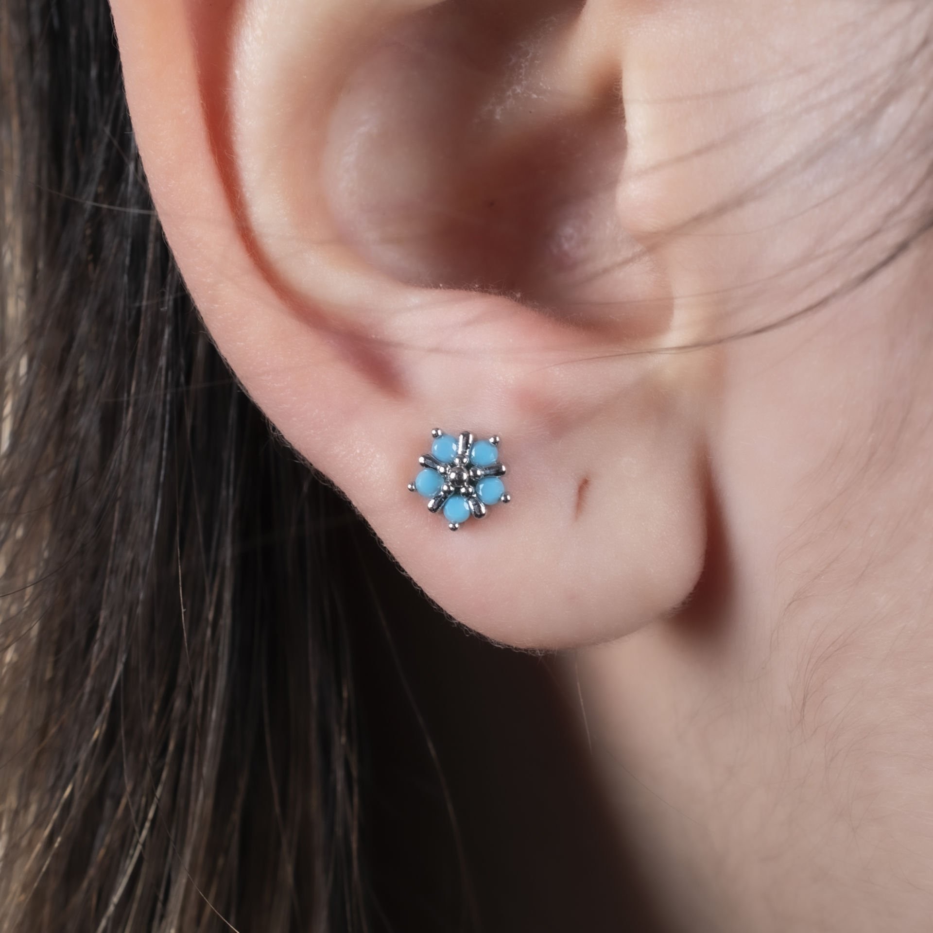 Nur Silver Mavi Çicek Çelik Tragus Küpe NUR-KE03313