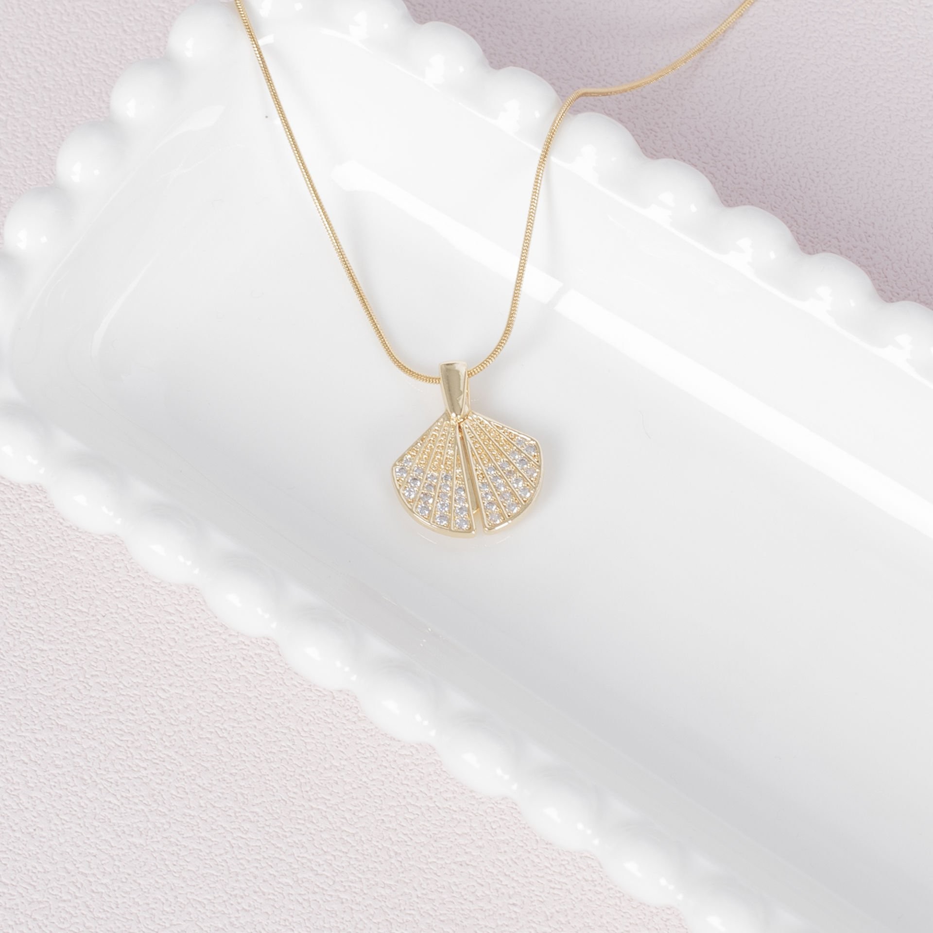 Nur Silver Açılabilir İstiridye Gold Çelik Kolye NUR-CL00390