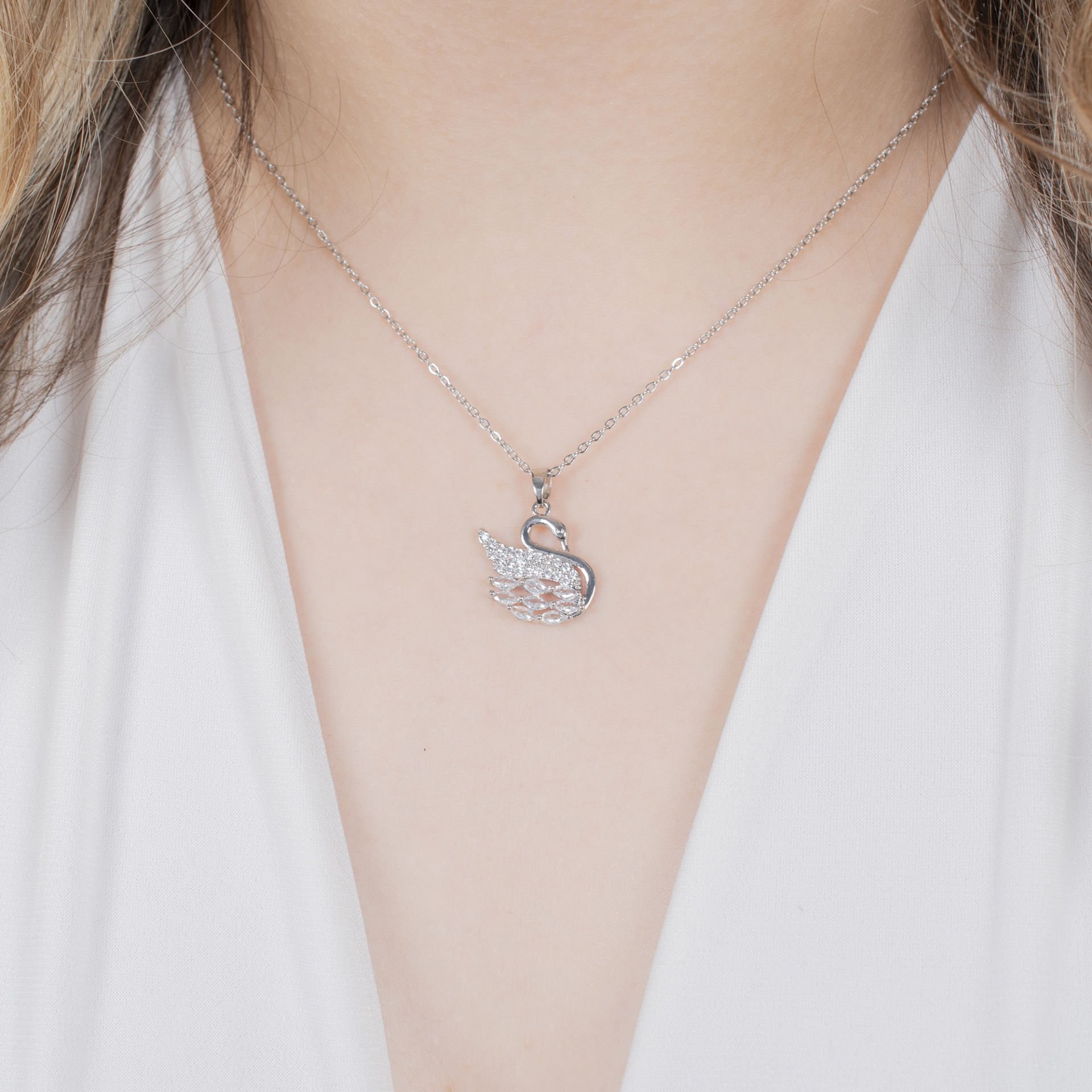 Nur Silver Taşlı Kuğu Çelik Kolye NUR-CL00407