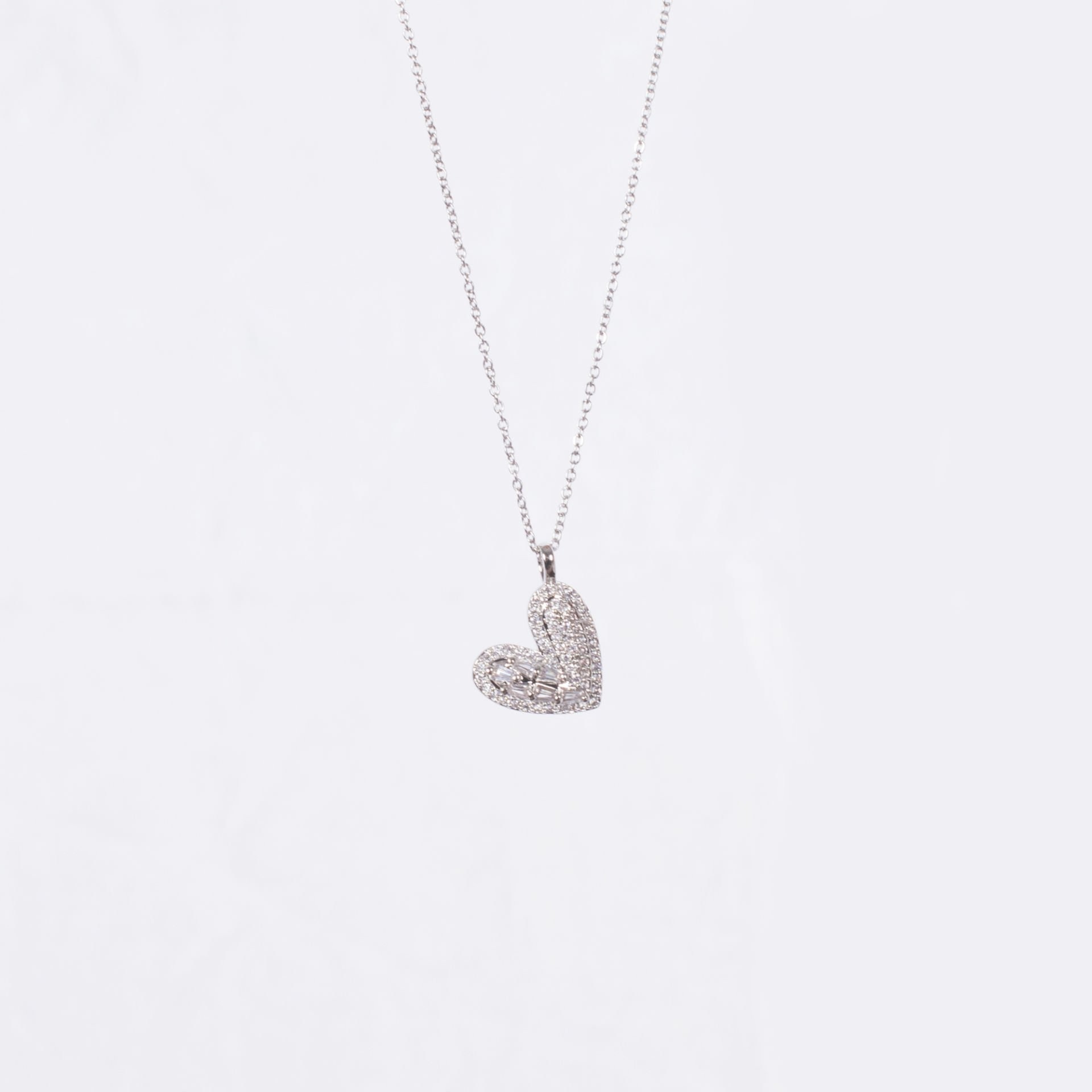 Nur Silver Taşlı Kalp Çelik Kolye NUR-CL00410