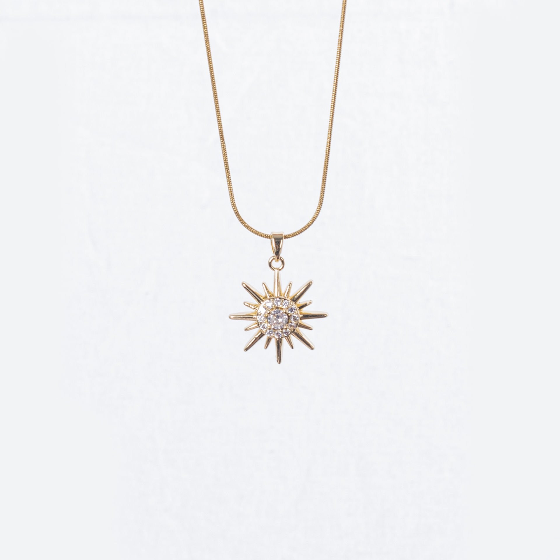 Nur Silver Taşlı Güneş Gold Çelik Kolye NUR-CL00376