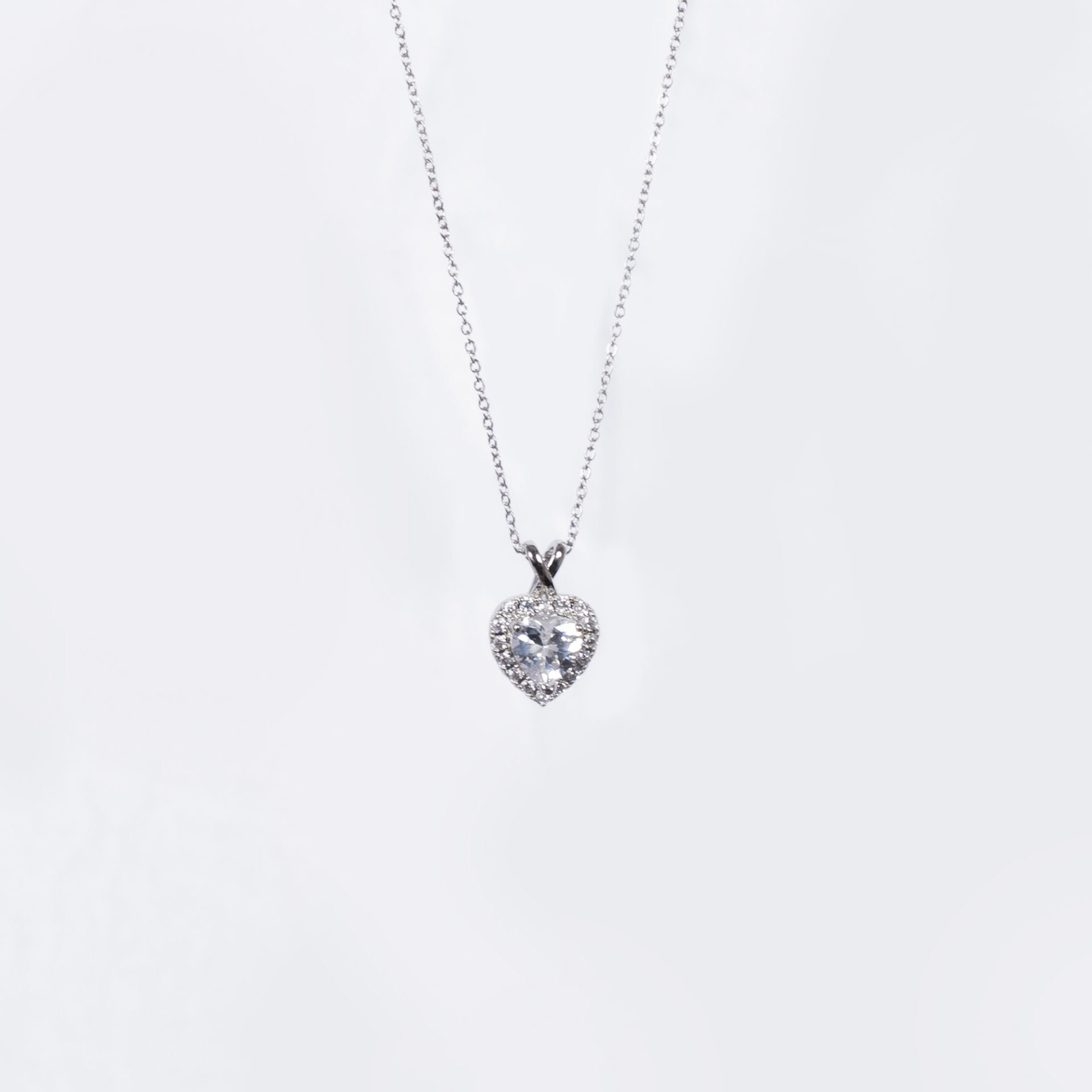 Nur Silver Taşlı Kalp Çelik Kolye NUR-CL00411