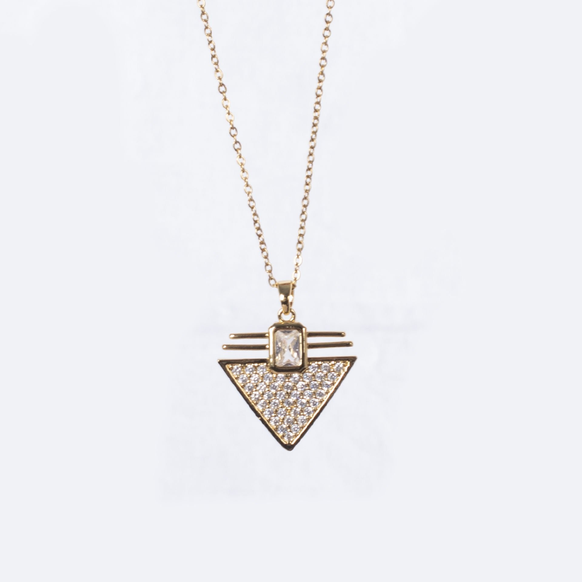 Nur Silver Taşlı Üçgen Gold Çelik kolye NUR-CL00352