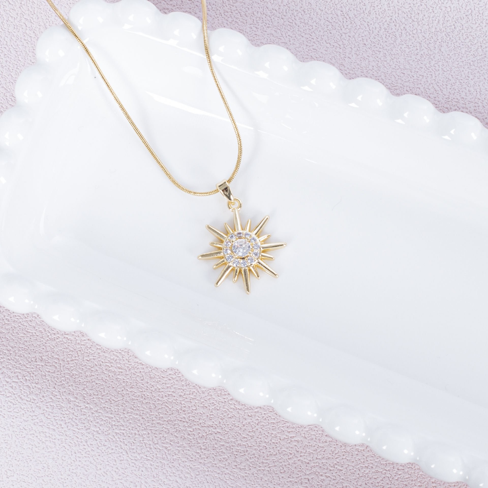 Nur Silver Taşlı Güneş Gold Çelik Kolye NUR-CL00376