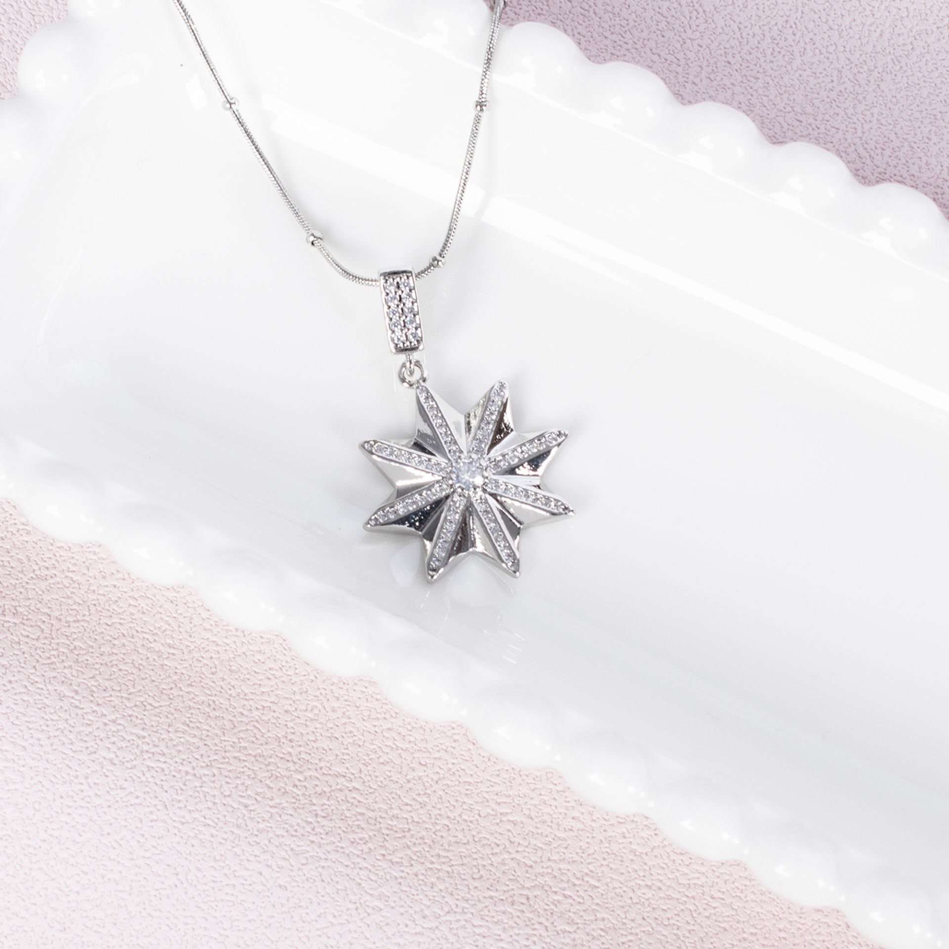 Nur Silver Antik Güneş Çelik Kolye NUR-CL00373