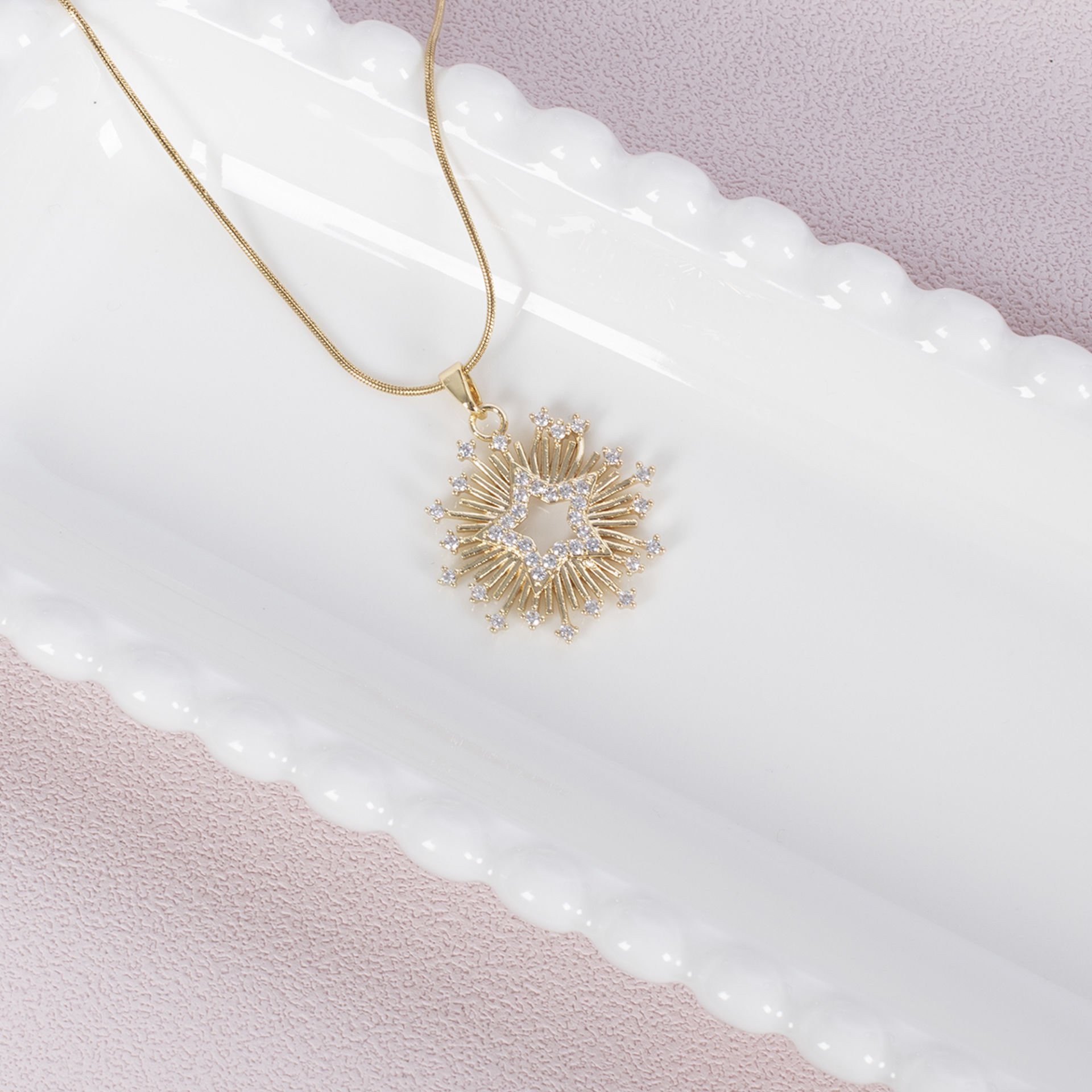 Nur Silver Yıldız Tasarım Gold Çelik Kolye NUR-CL00365