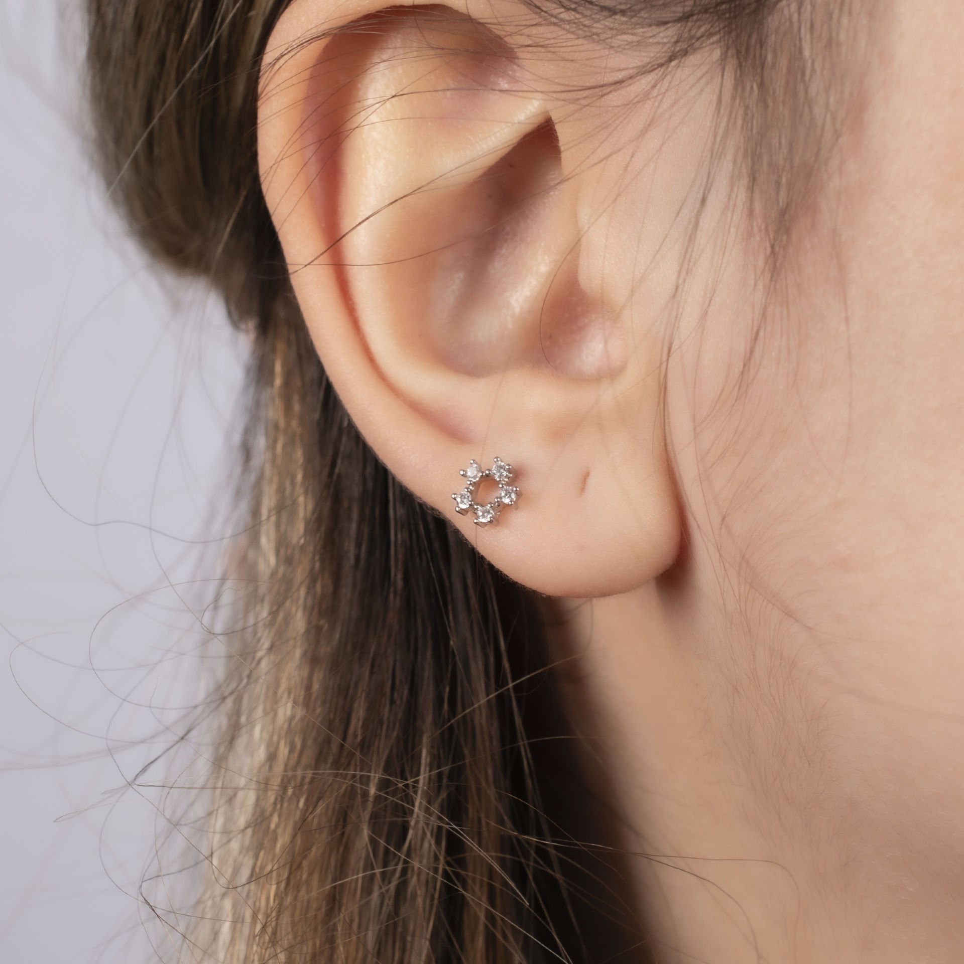 Nur Silver Taşlı Çelik Tragus Küpe NUR-KE03343