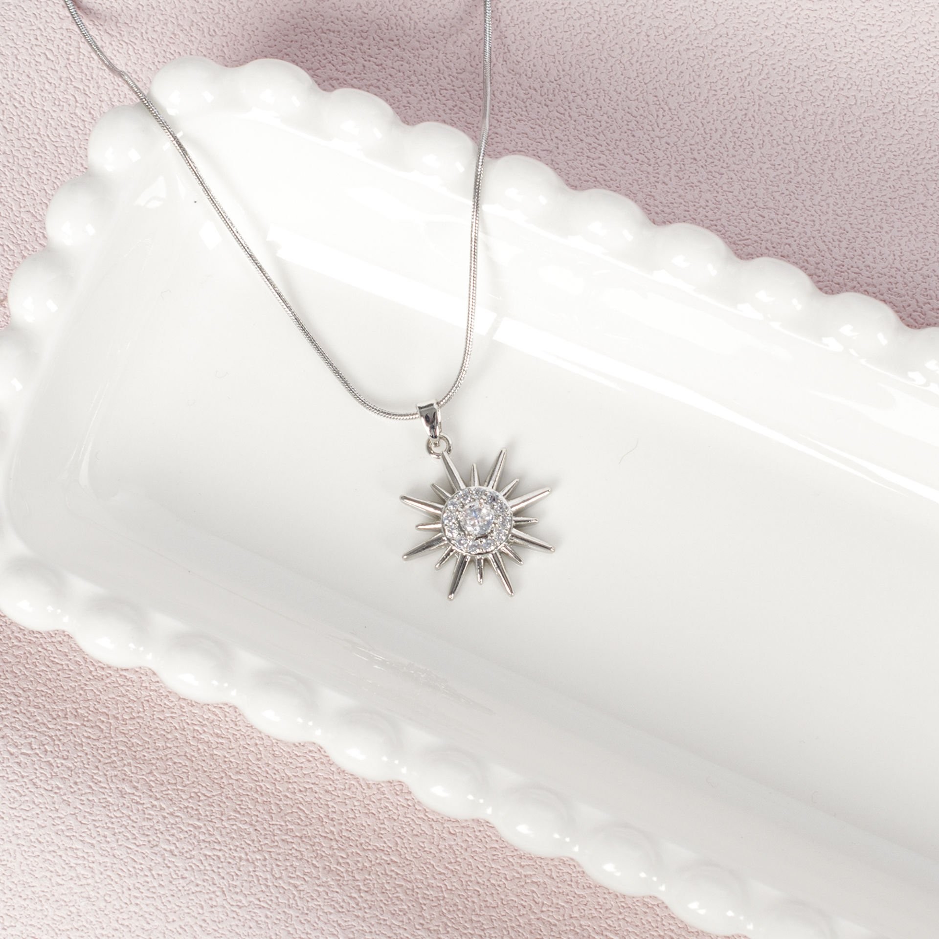 Nur Silver Taşlı Güneş Çelik Kolye NUR-CL00377