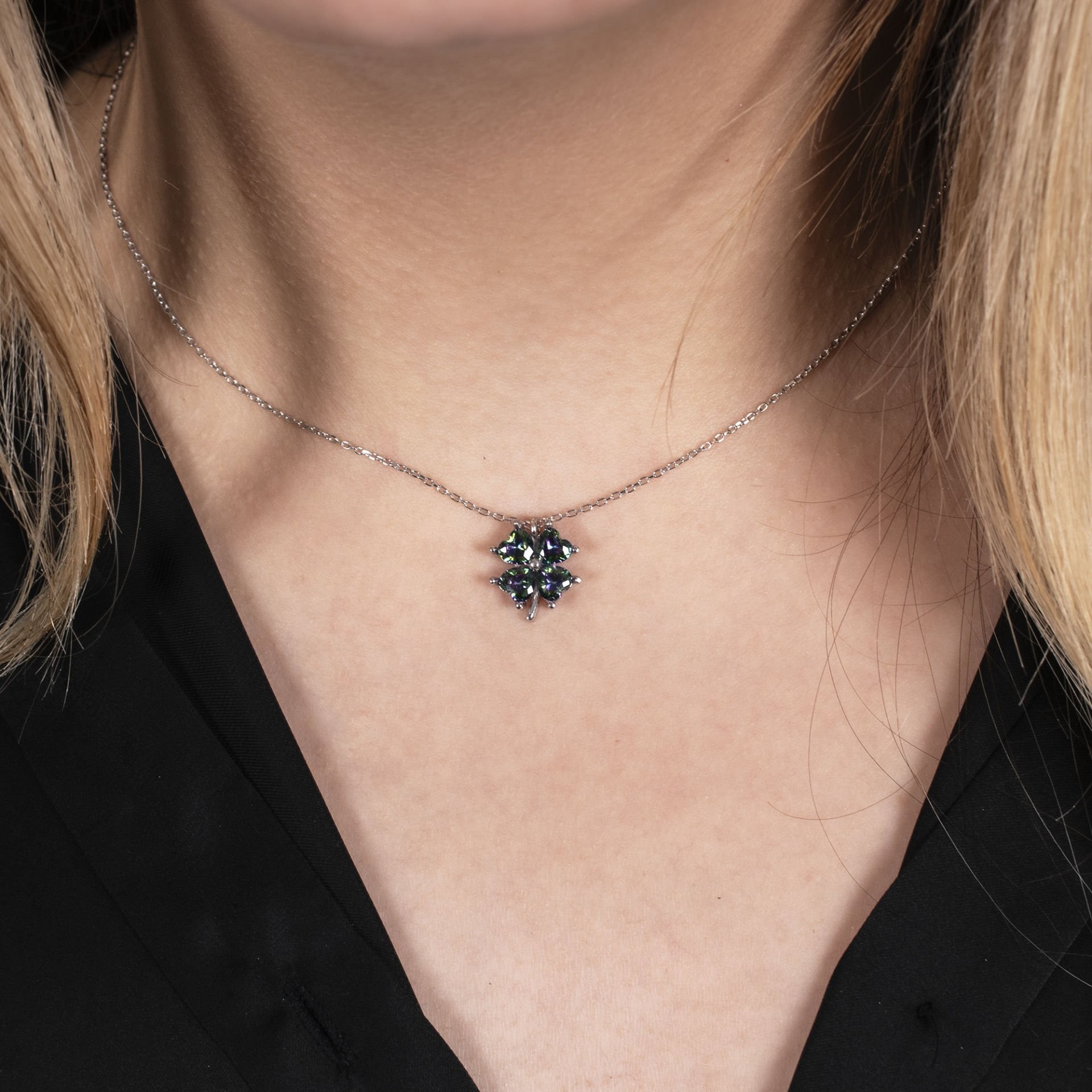 Nur Silver Mistik Topaz Taşlı Yonca Gümüş Kolye NUR-KL00235
