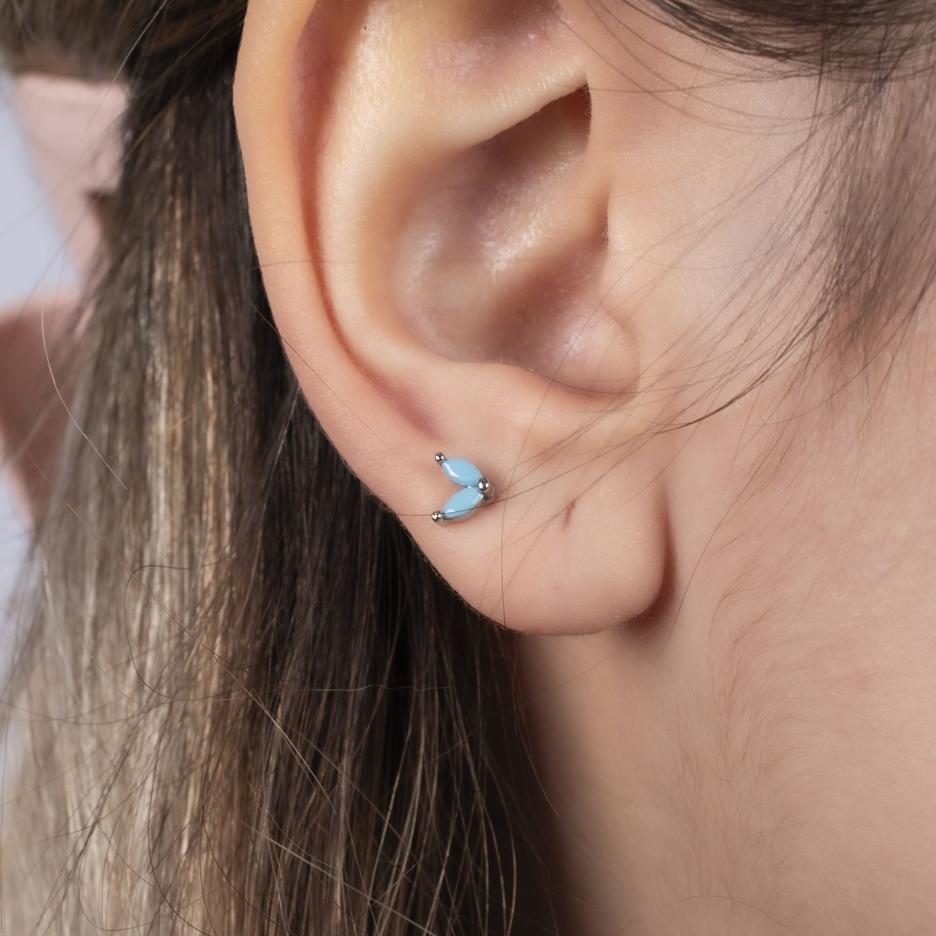 Nur Silver Mavi Taşlı Çelik Tragus Küpe NUR-KE03329