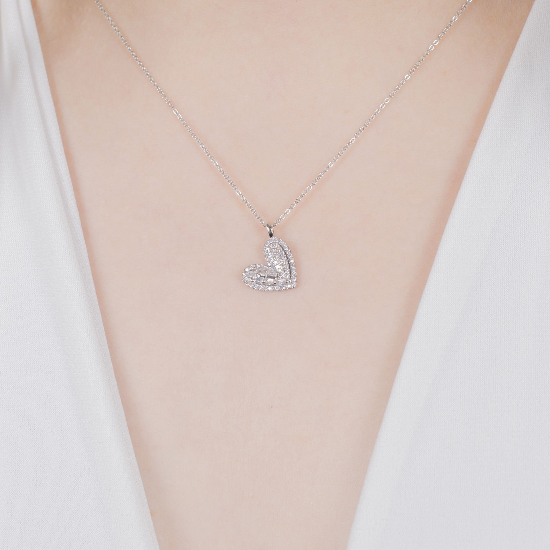 Nur Silver Taşlı Kalp Çelik Kolye NUR-CL00410