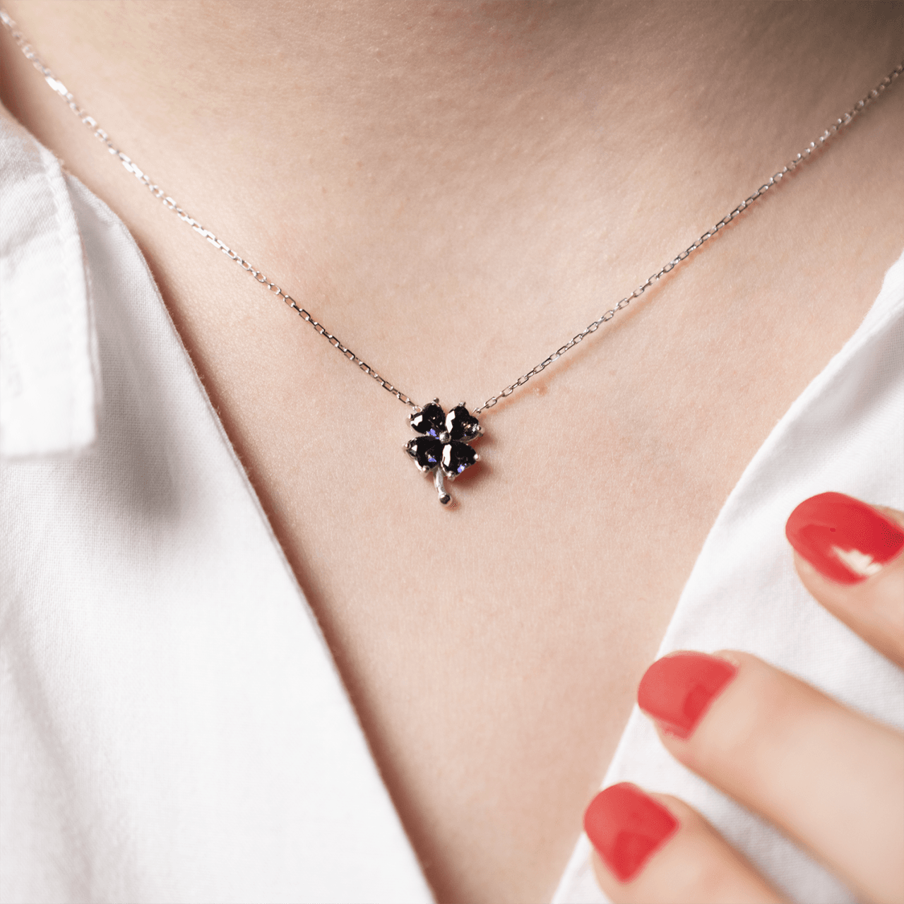 Nur Silver Mistik Topaz Taşlı Yonca Gümüş Kolye NUR-KL00025