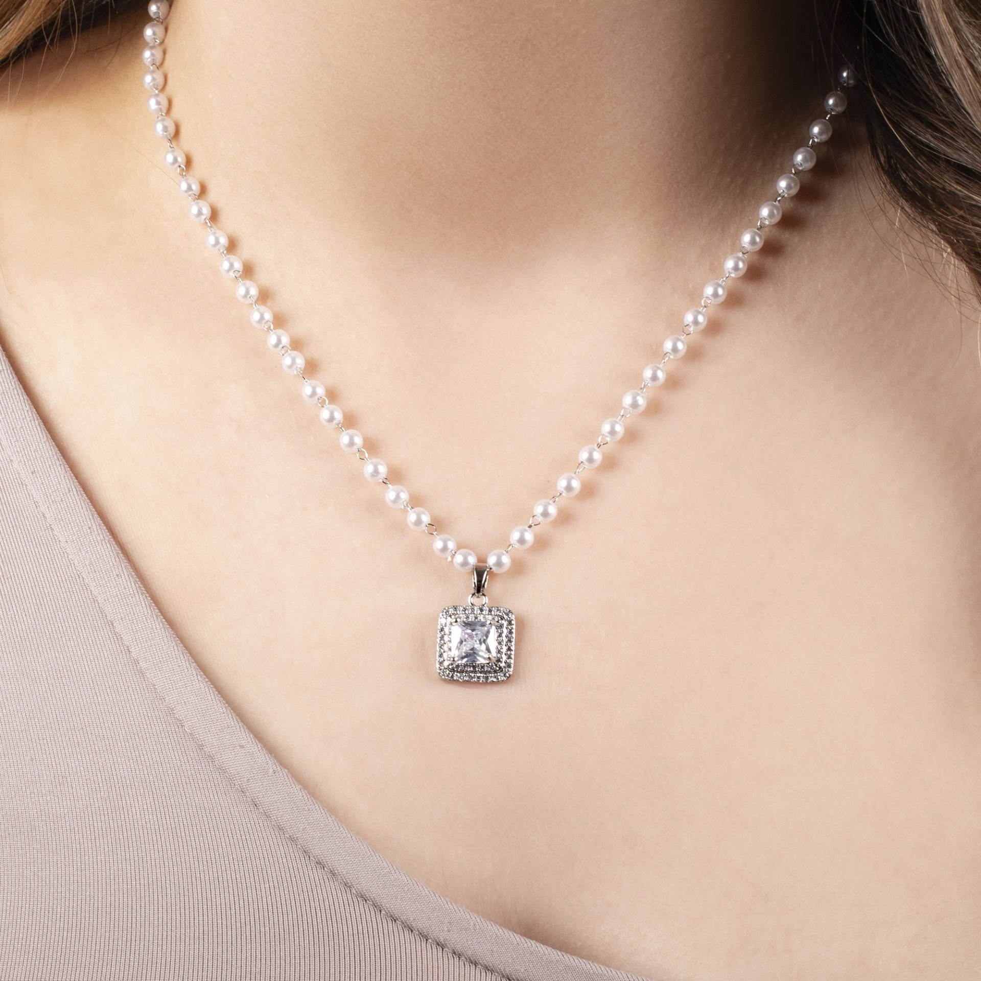Nur Silver Baget Taşlı İnci Detay Çelik Kolye NUR-CL00509