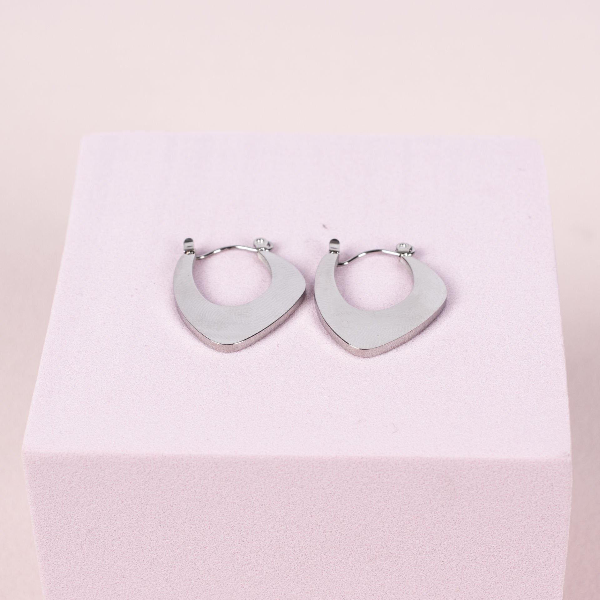 Nur Silver Çelik Halka Küpe NUR-CP00259