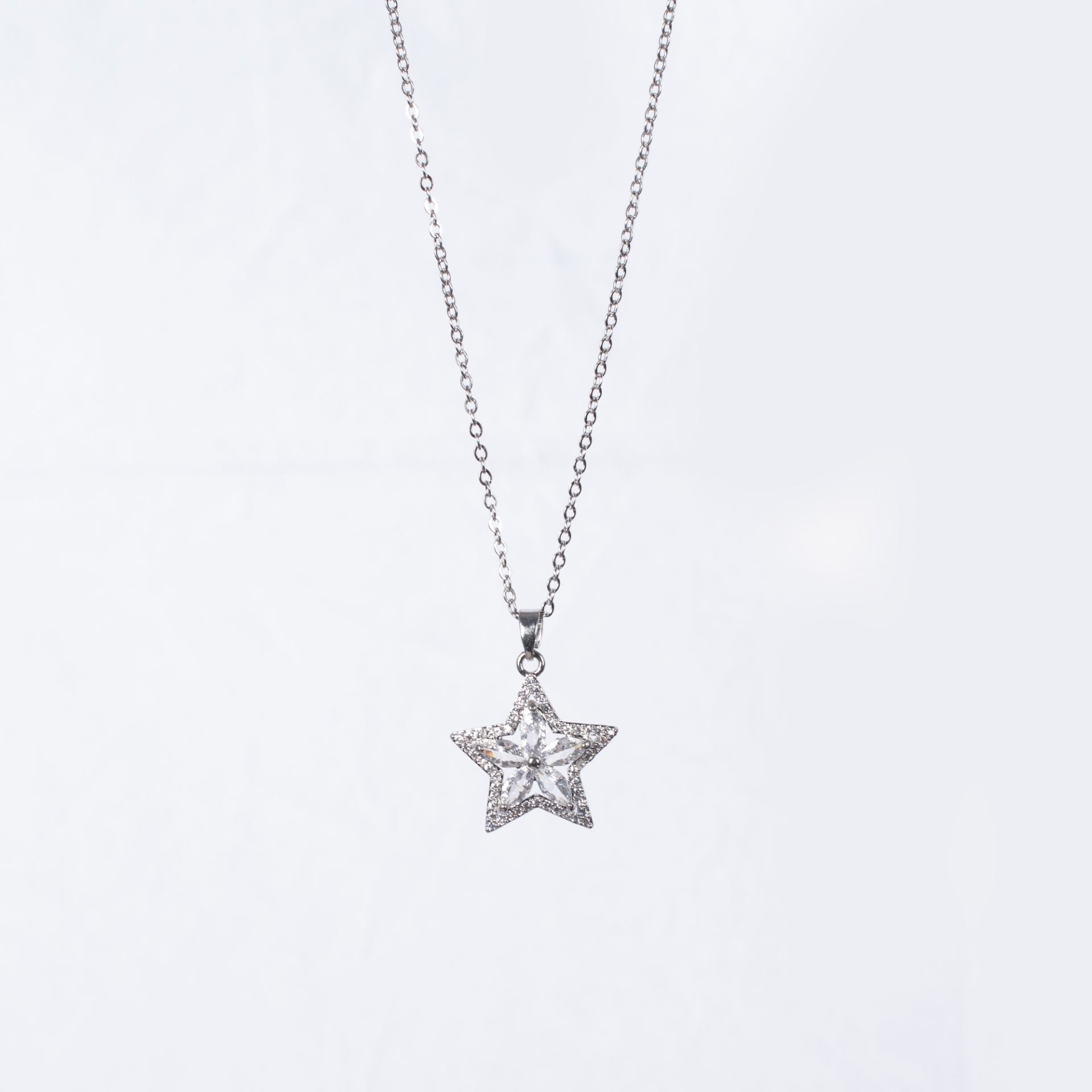 Nur Silver Taşlı Yıldız Çelik Kolye NUR-CL00307