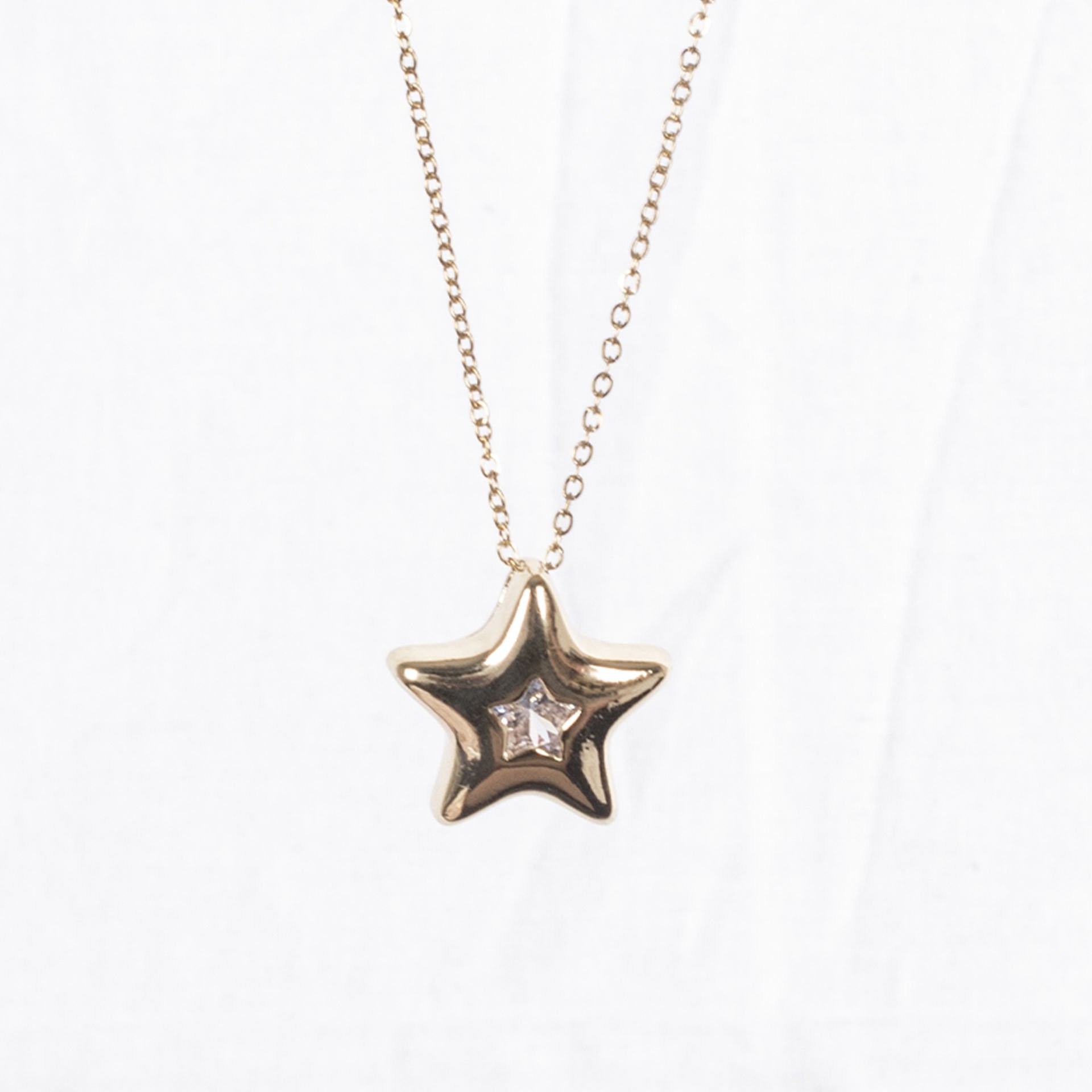 Nur Silver Taş Detay Yıldızlı Gold Çelik Kolye NUR-CL00369