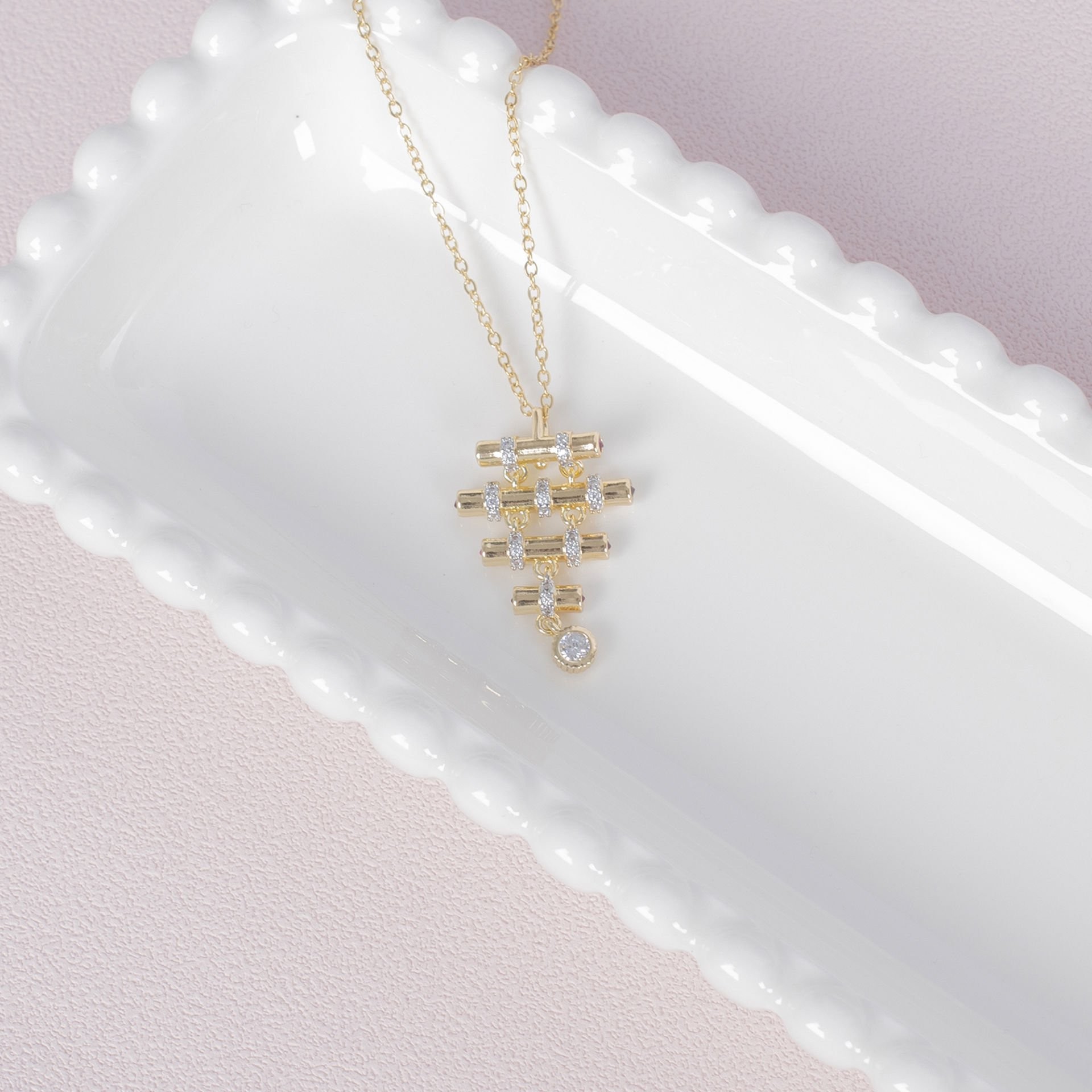 Nur Silver Piramit Model Çelik Kolye NUR-CL00397