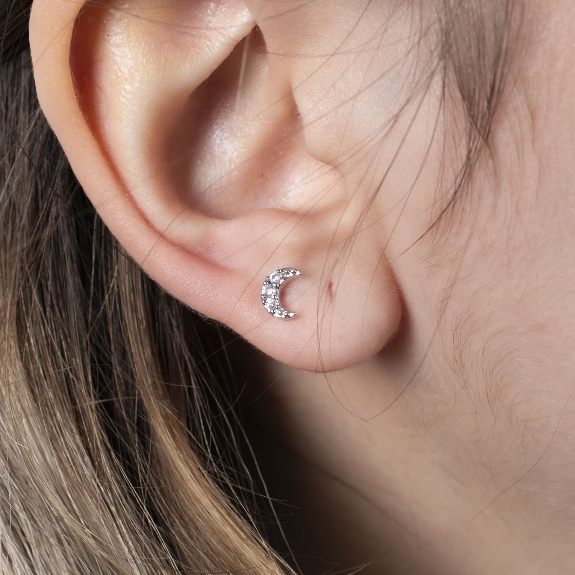 Nur Silver Taşlı Ay Çelik Tragus Küpe NUR-KE03294