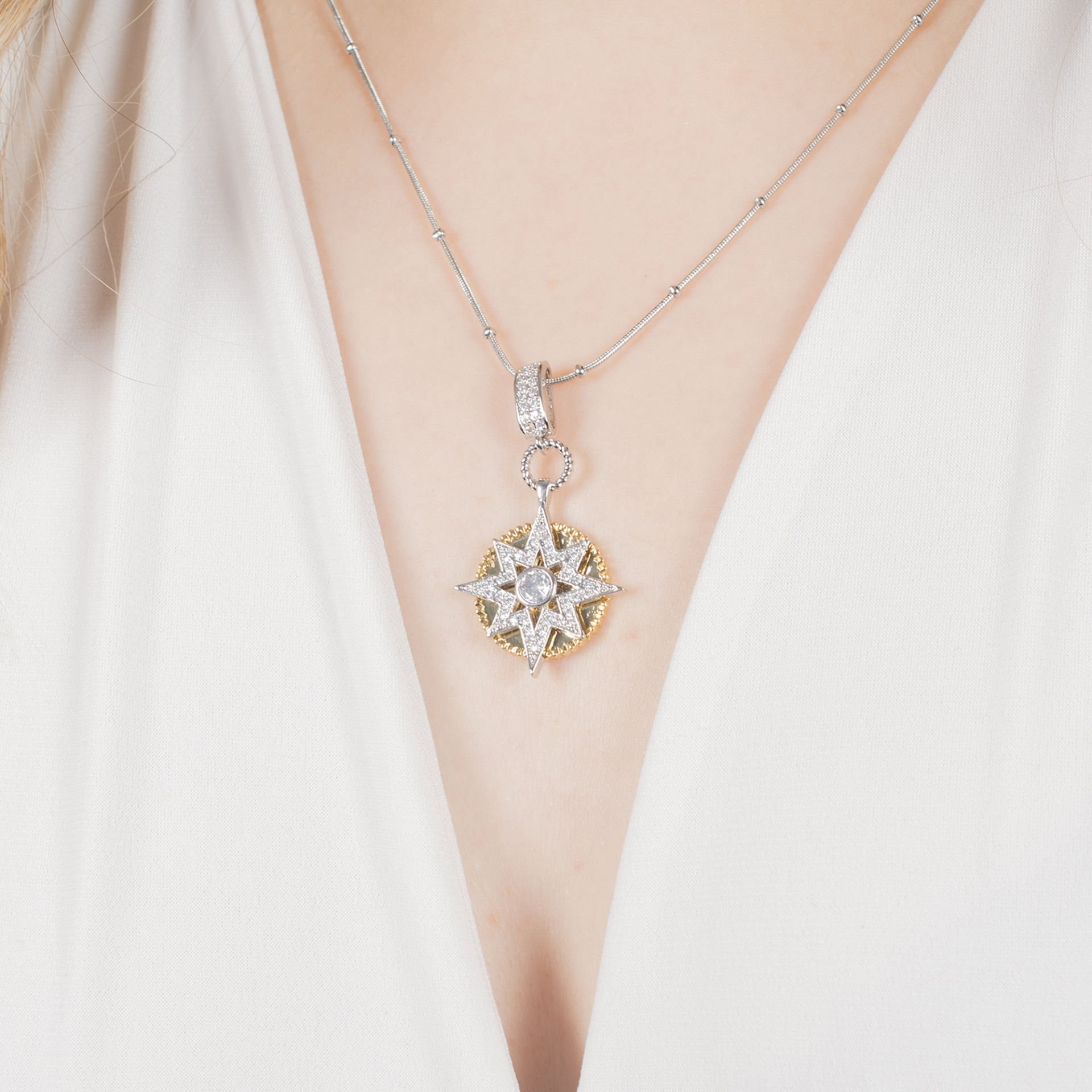 Nur Silver Taşlı Pusula Çelik Kolye NUR-CL00414