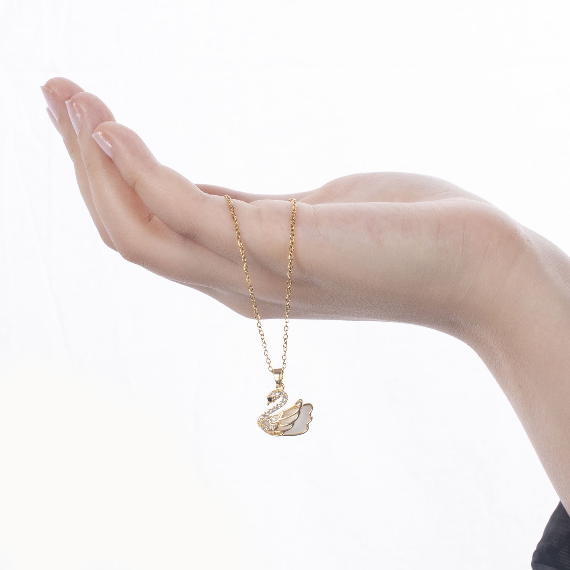 Nur Silver Kuğu Gold Çelik Kolye NUR-CL00306