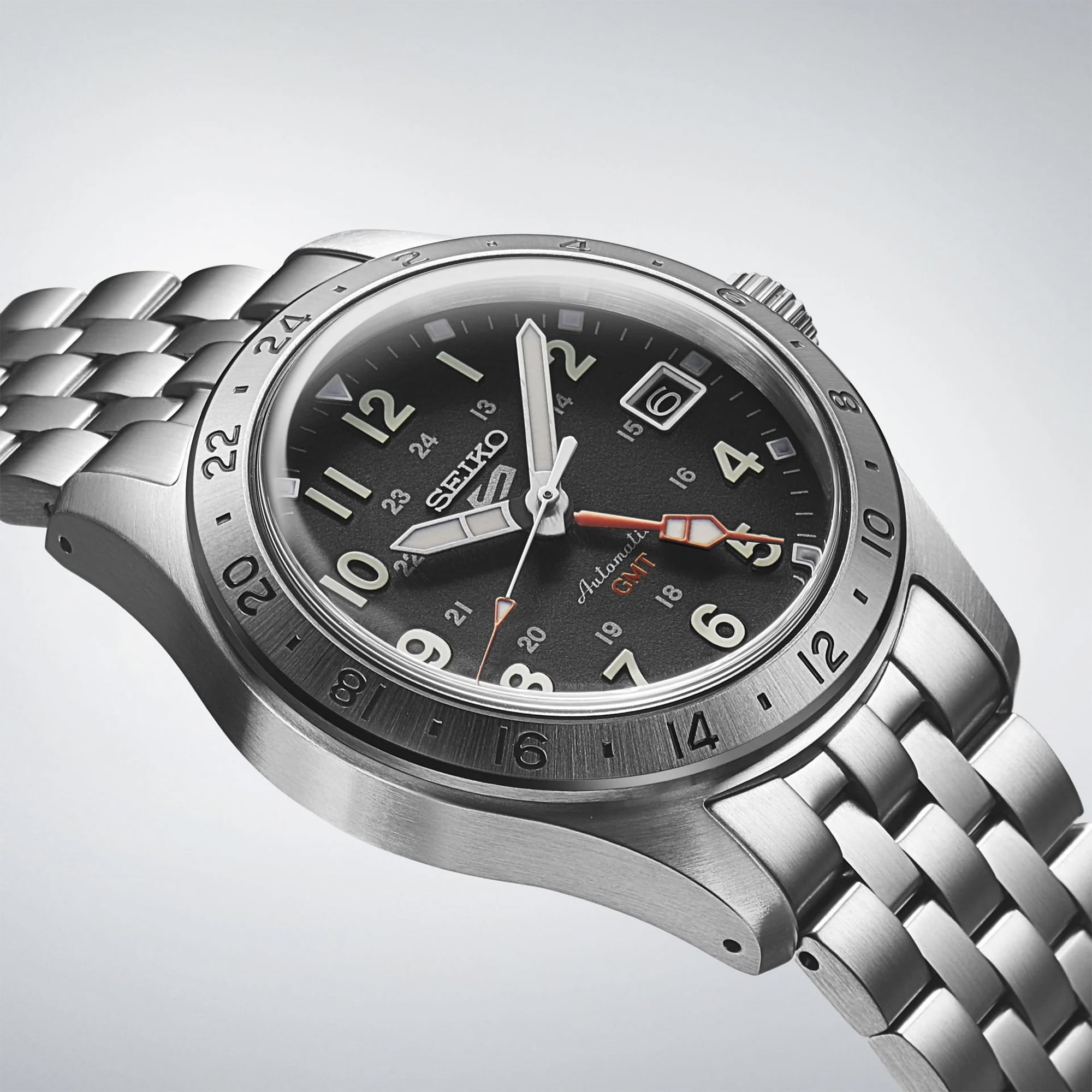 Seiko 5 SPORTS SSK023K Erkek Kol Saati