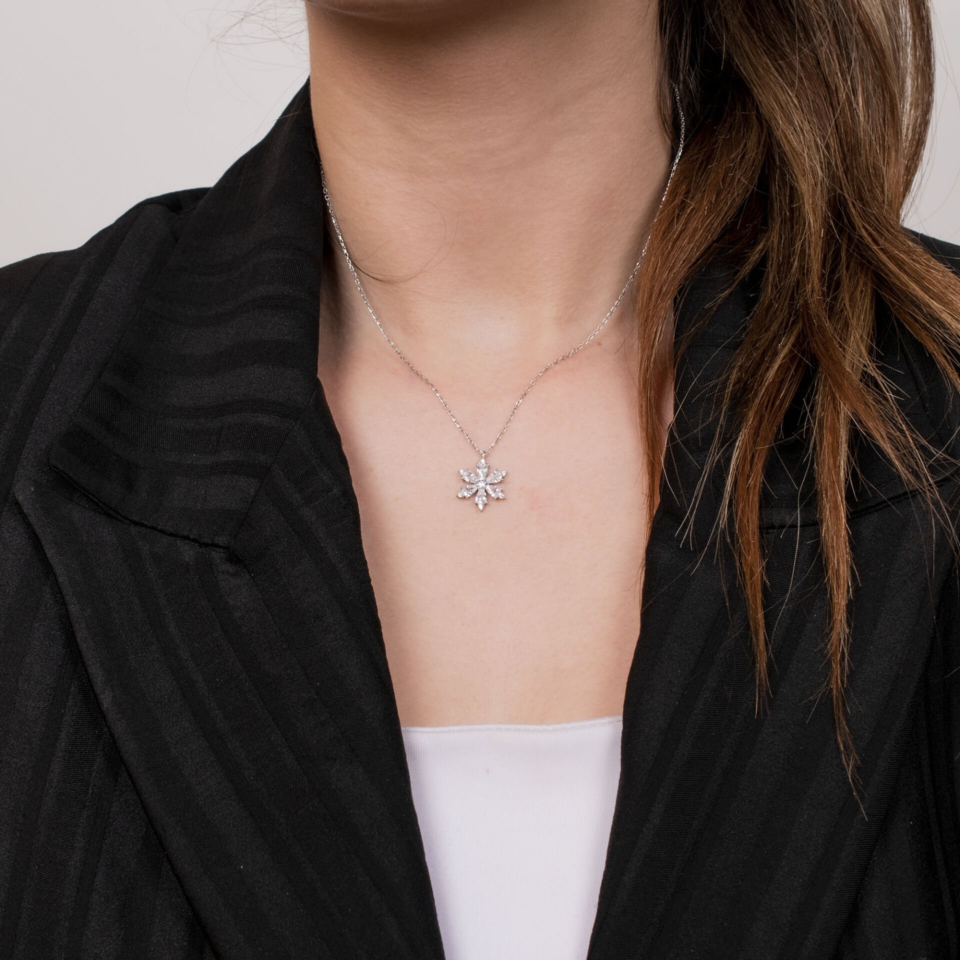 Nur Silver Beyaz Lotus Çiçeği Gümüş Kolye NUR-KL02617