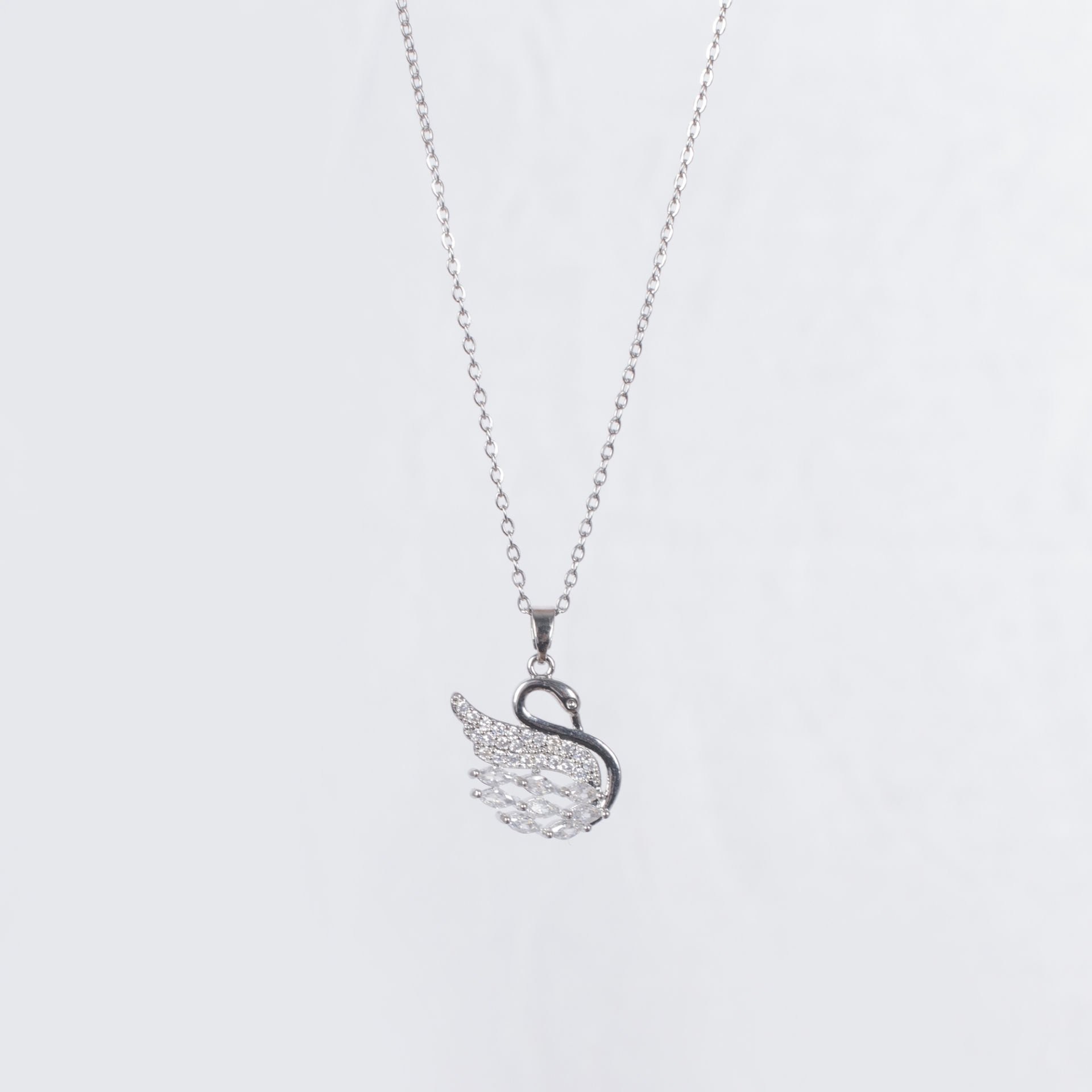 Nur Silver Taşlı Kuğu Çelik Kolye NUR-CL00407