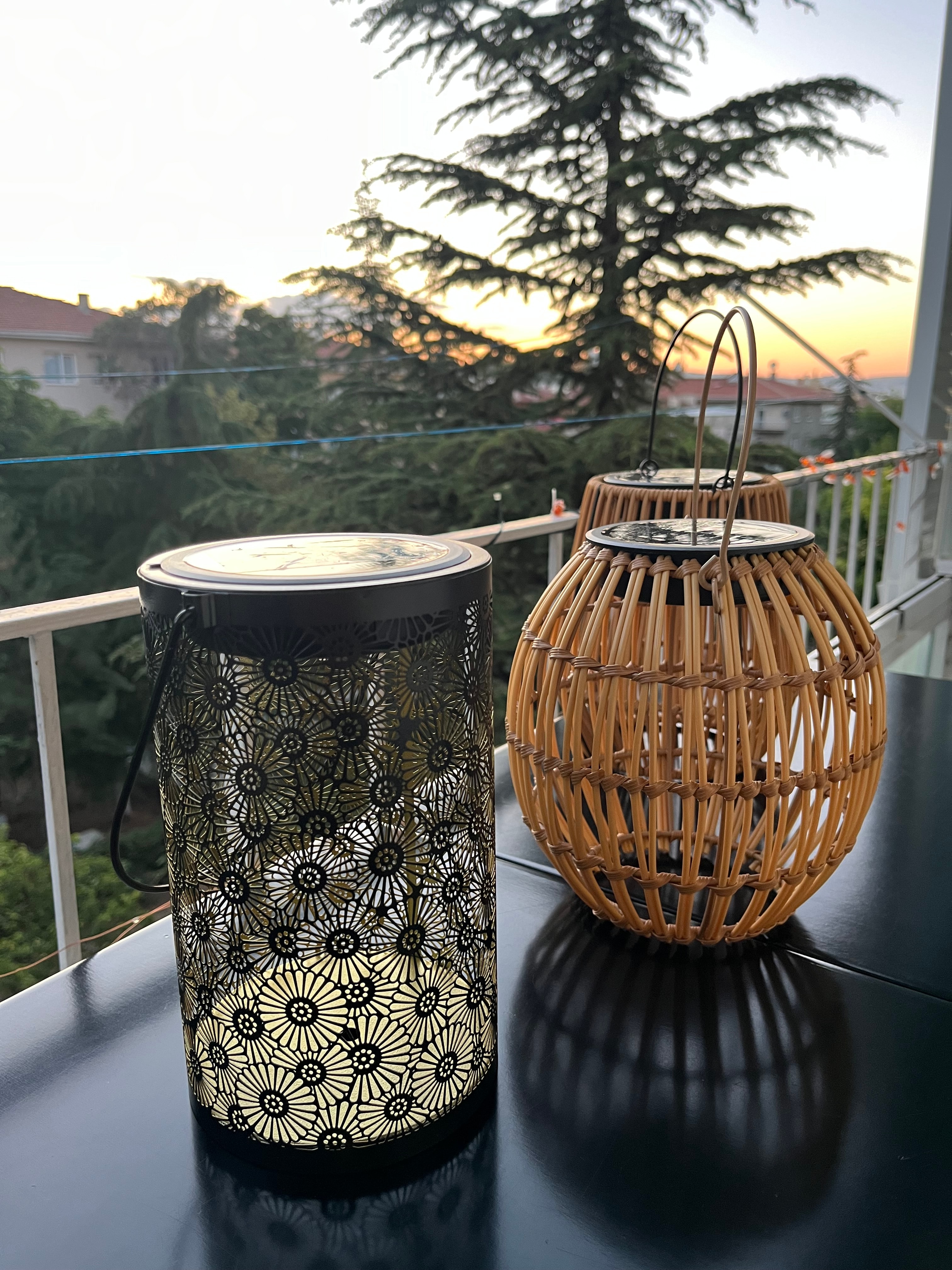 10Watt Çiçek Desenli Güneş Enerjili Solar Dekoratif Bahçe Armatürü