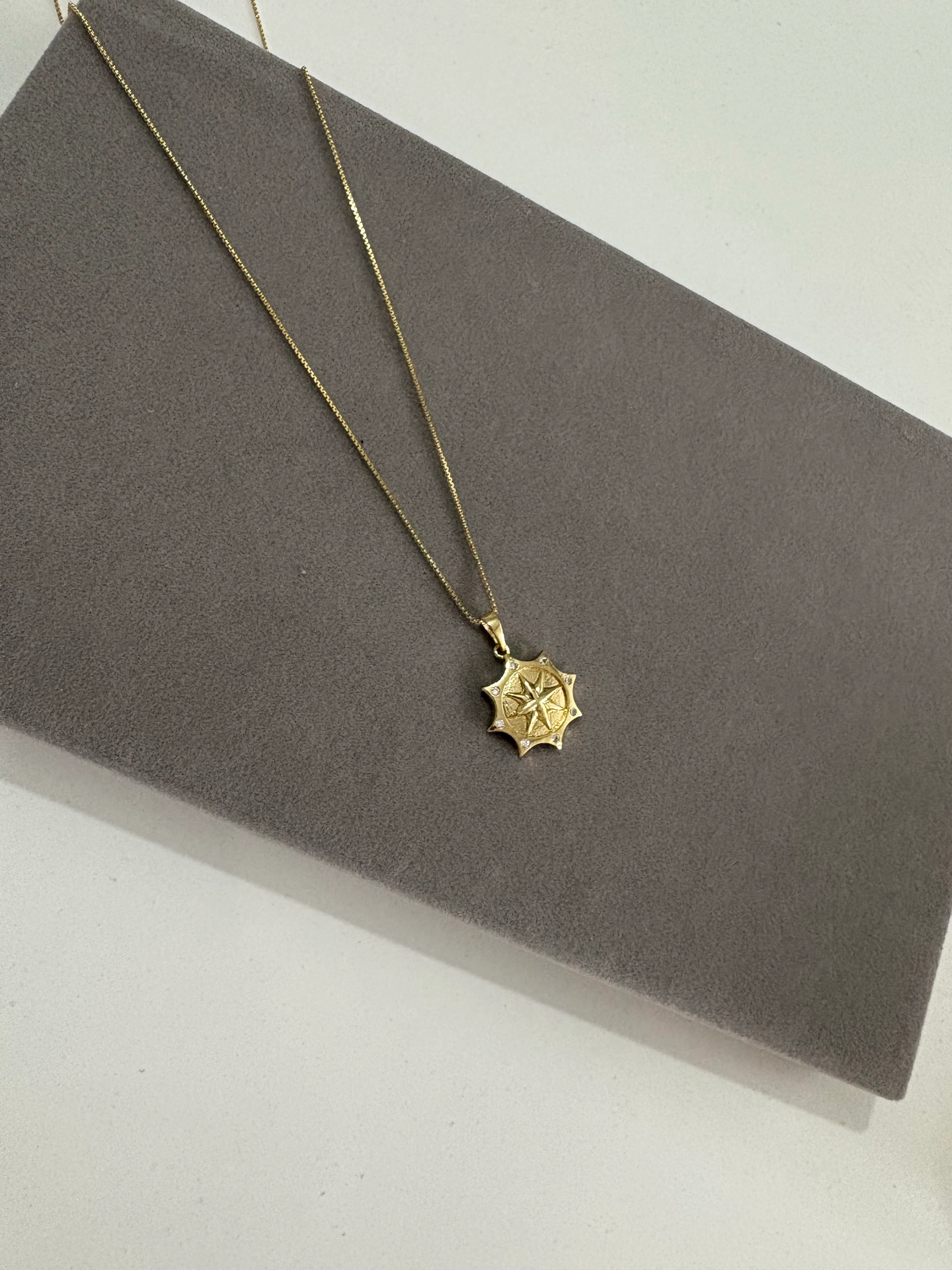 14K Renginde Plaka Kutup Yıldızı Kolye