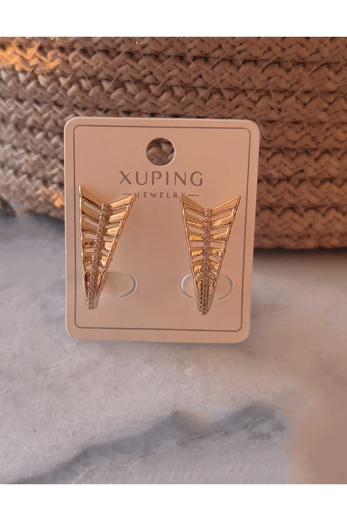 Altın Kaplama V Model Modern Küpe Kararmaz 14K Rengindedir 3 cm