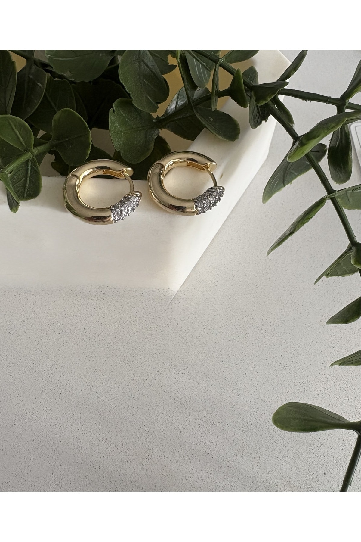 Altın Kaplama Halka Taşlı Çift Renk Küpe Kararmaz 14K Rengindedir 2cm