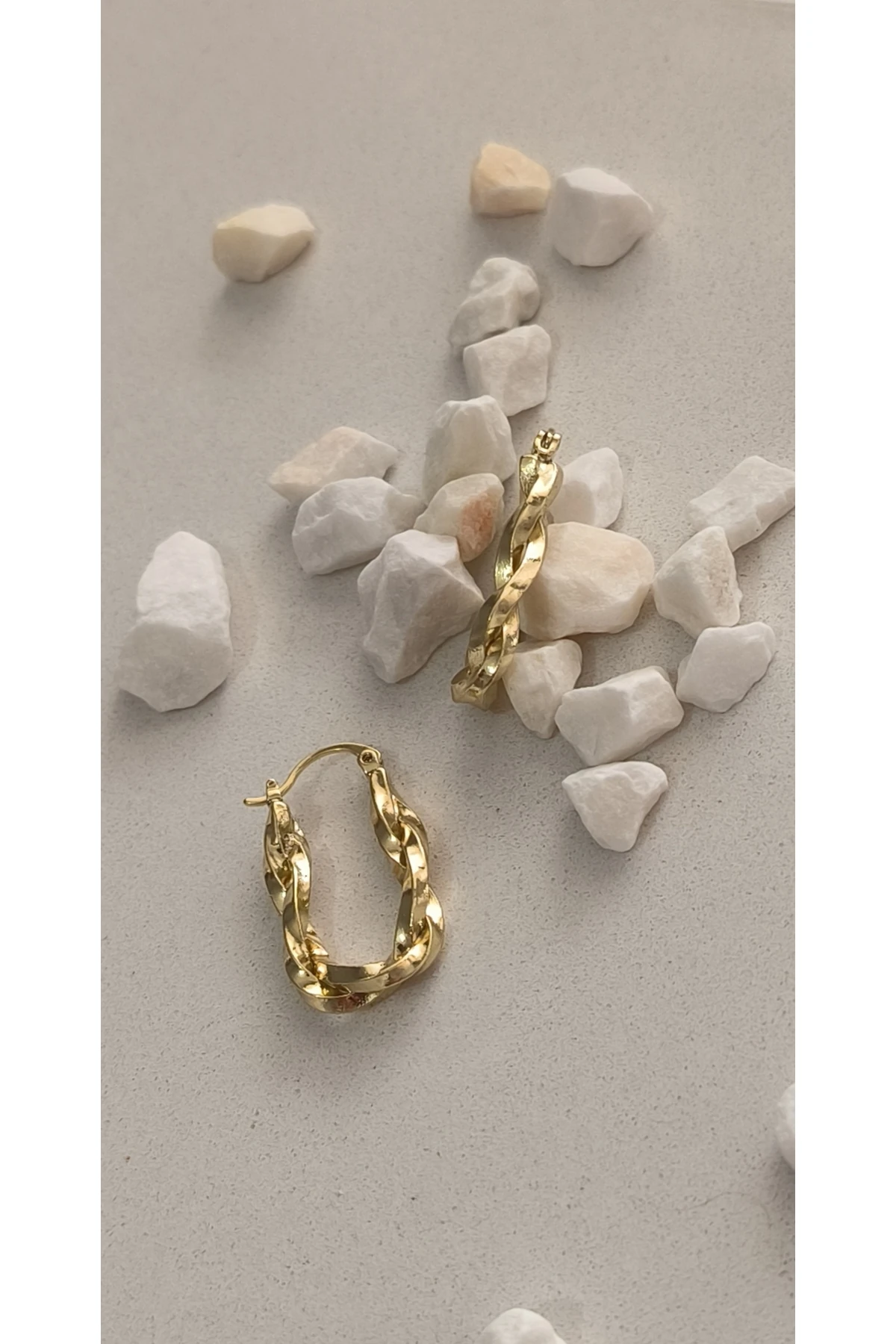 Vip Oval Burgu Model Küpe Kararmaz 14K Rengindedir